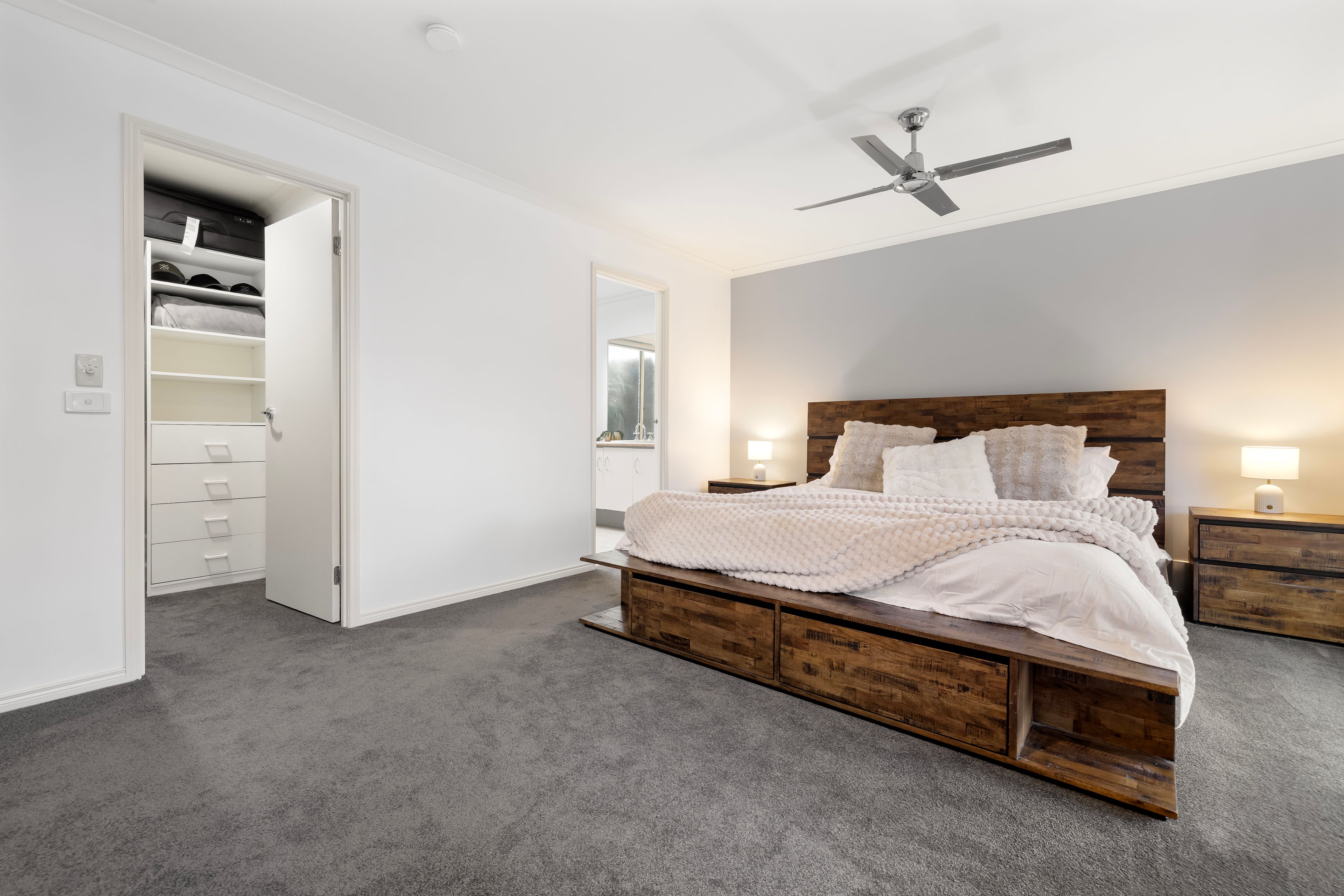 33 Jagger Circuit, Cranbourne East, VIC 3977