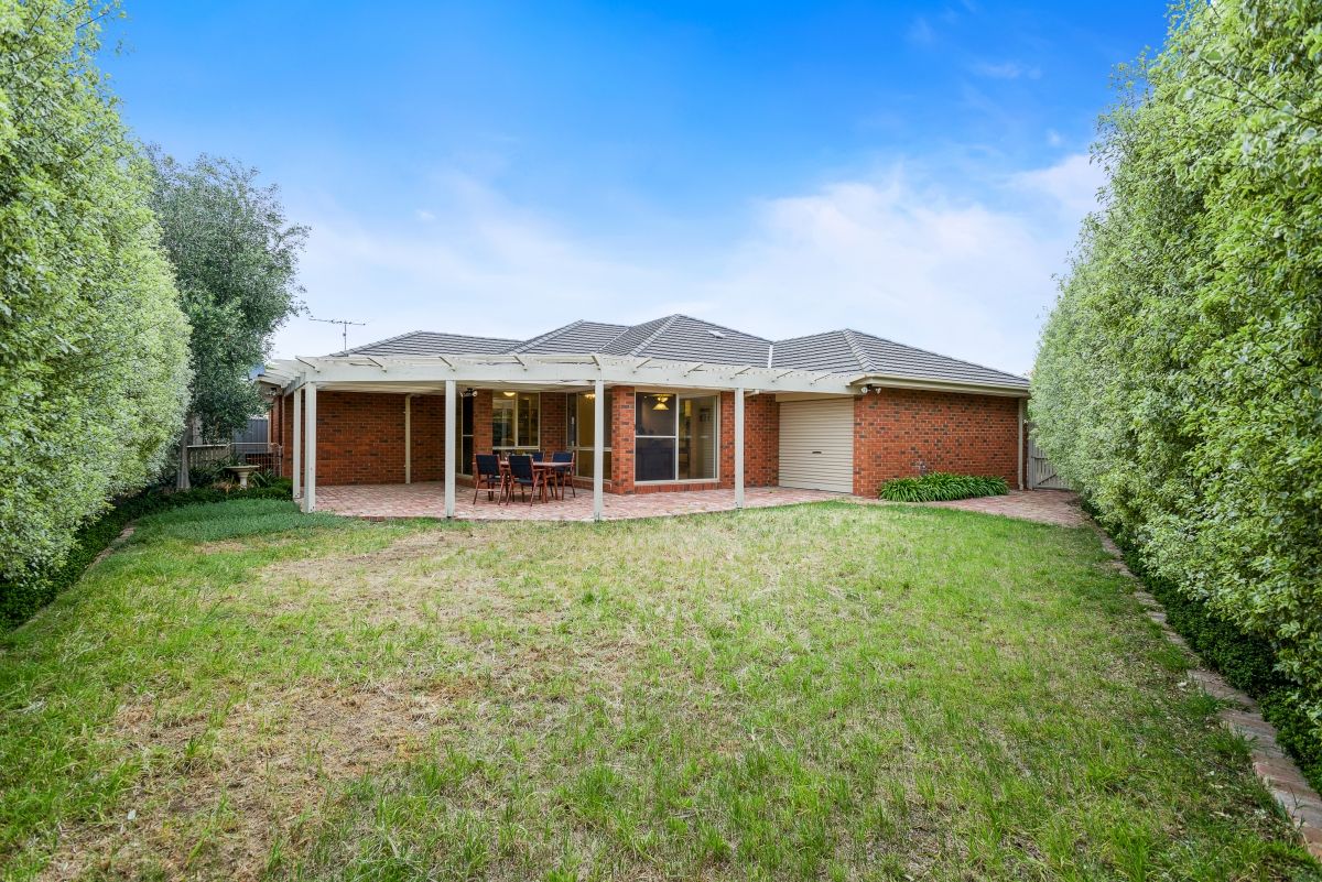 6 Edgeware Close, Point Cook, VIC 3030