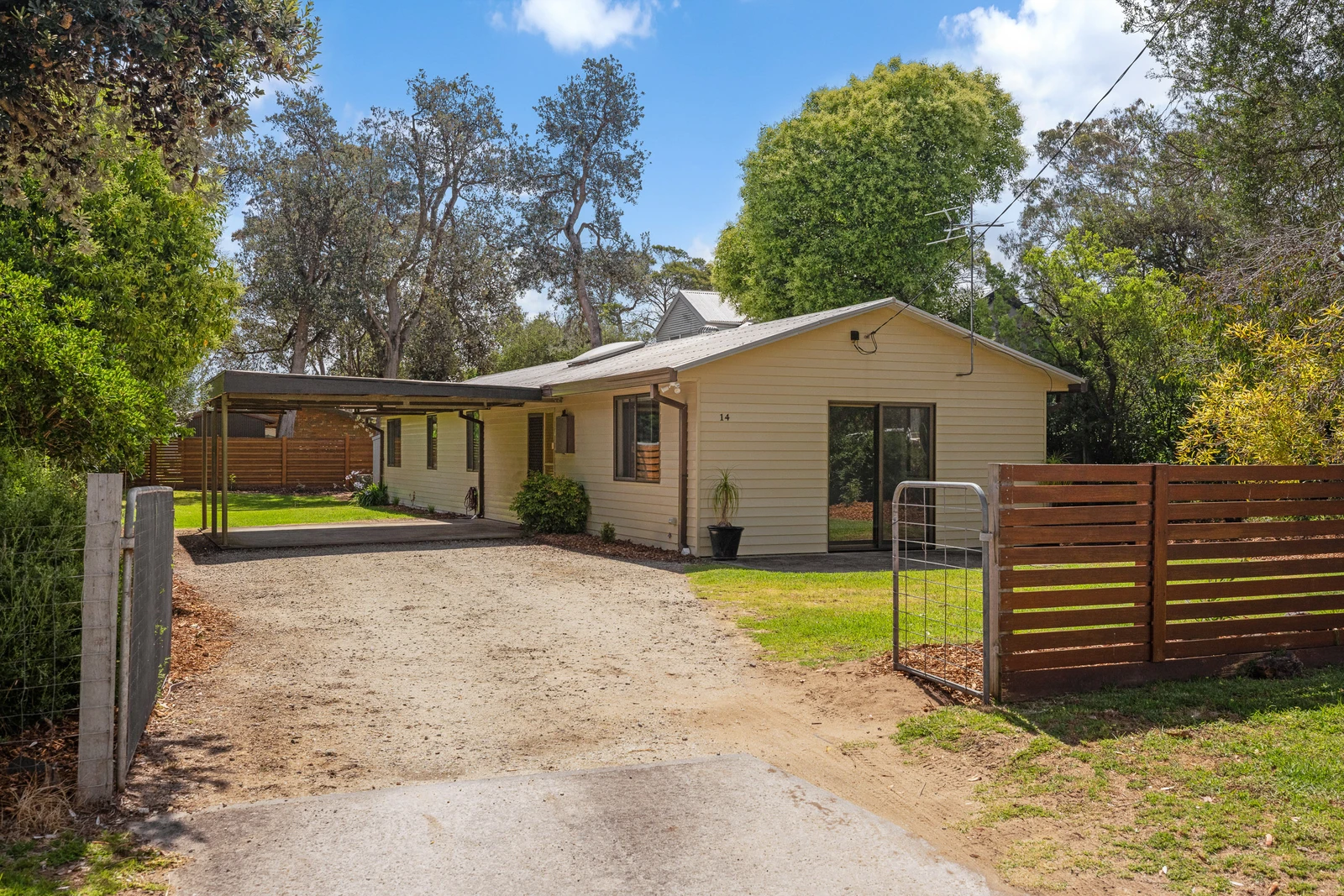 14 Rose Avenue, Cowes, VIC 3922
