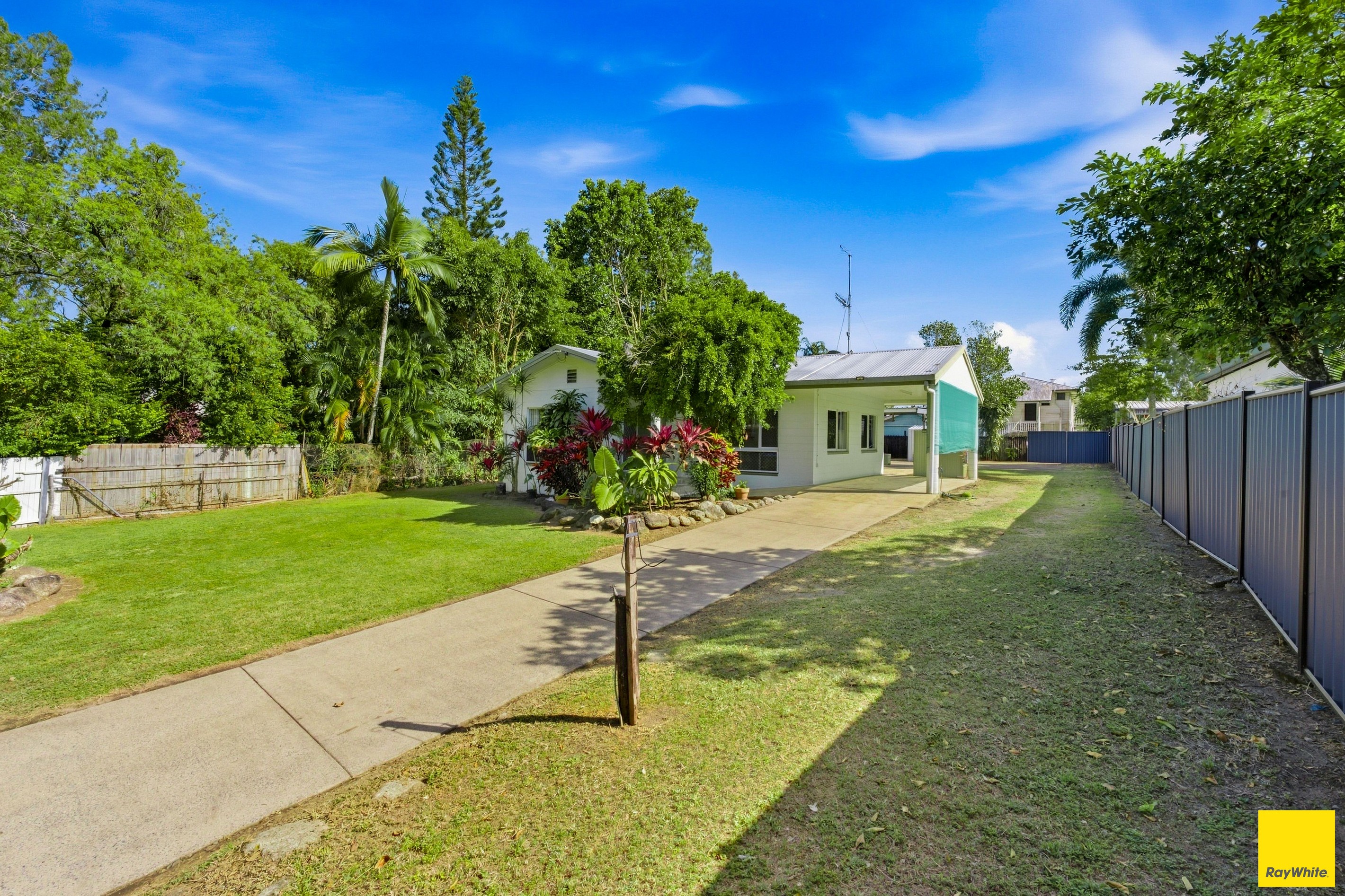 24 Saw Street, Machans Beach, QLD 4878