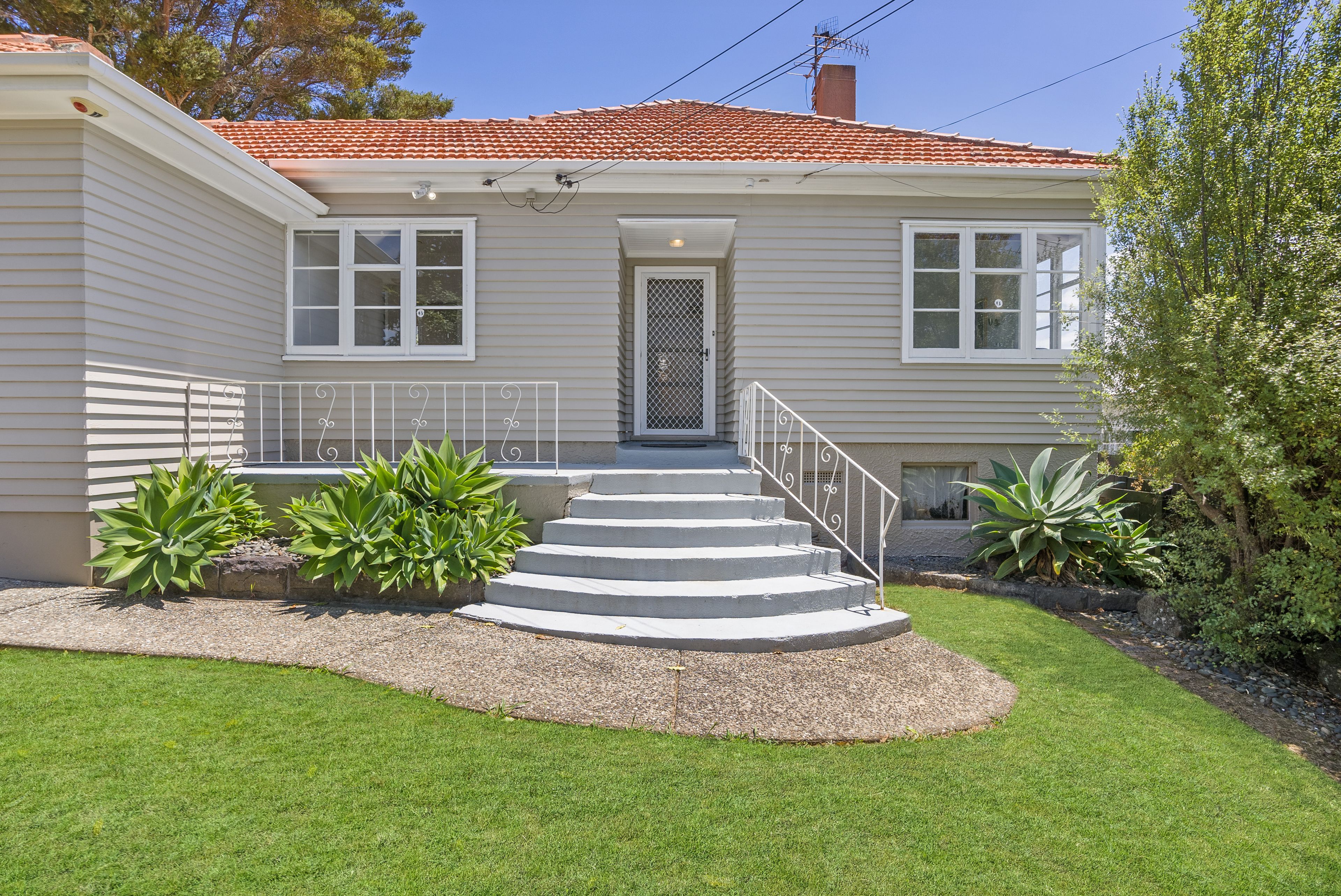 27 Waiohua Road, Greenlane, Auckland City