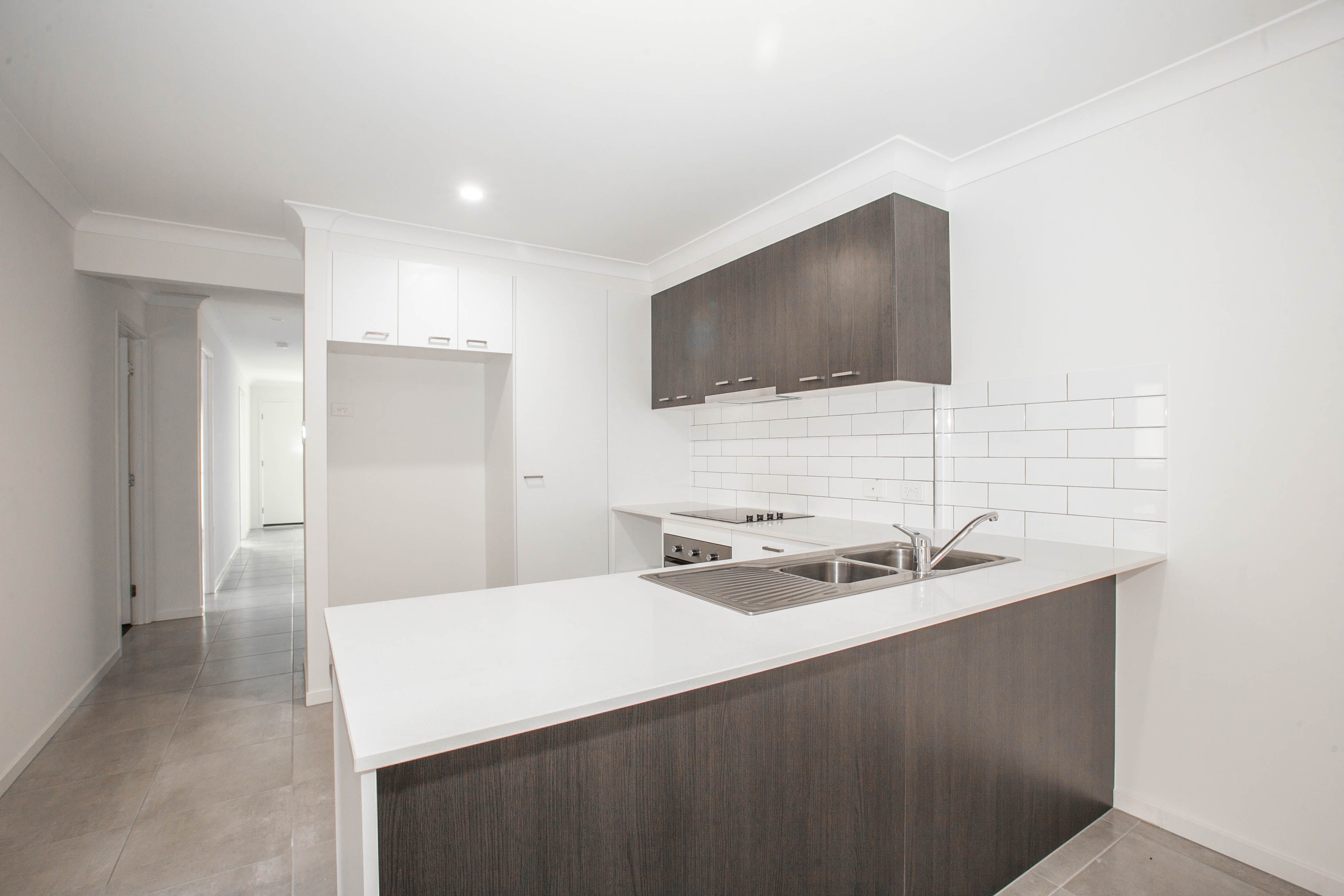 1/8 Allerton Park Drive, Park Ridge, QLD 4125