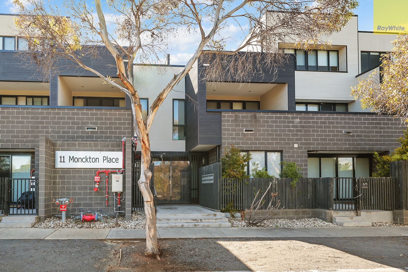 11 Monckton Place, Caroline Springs VIC 3023