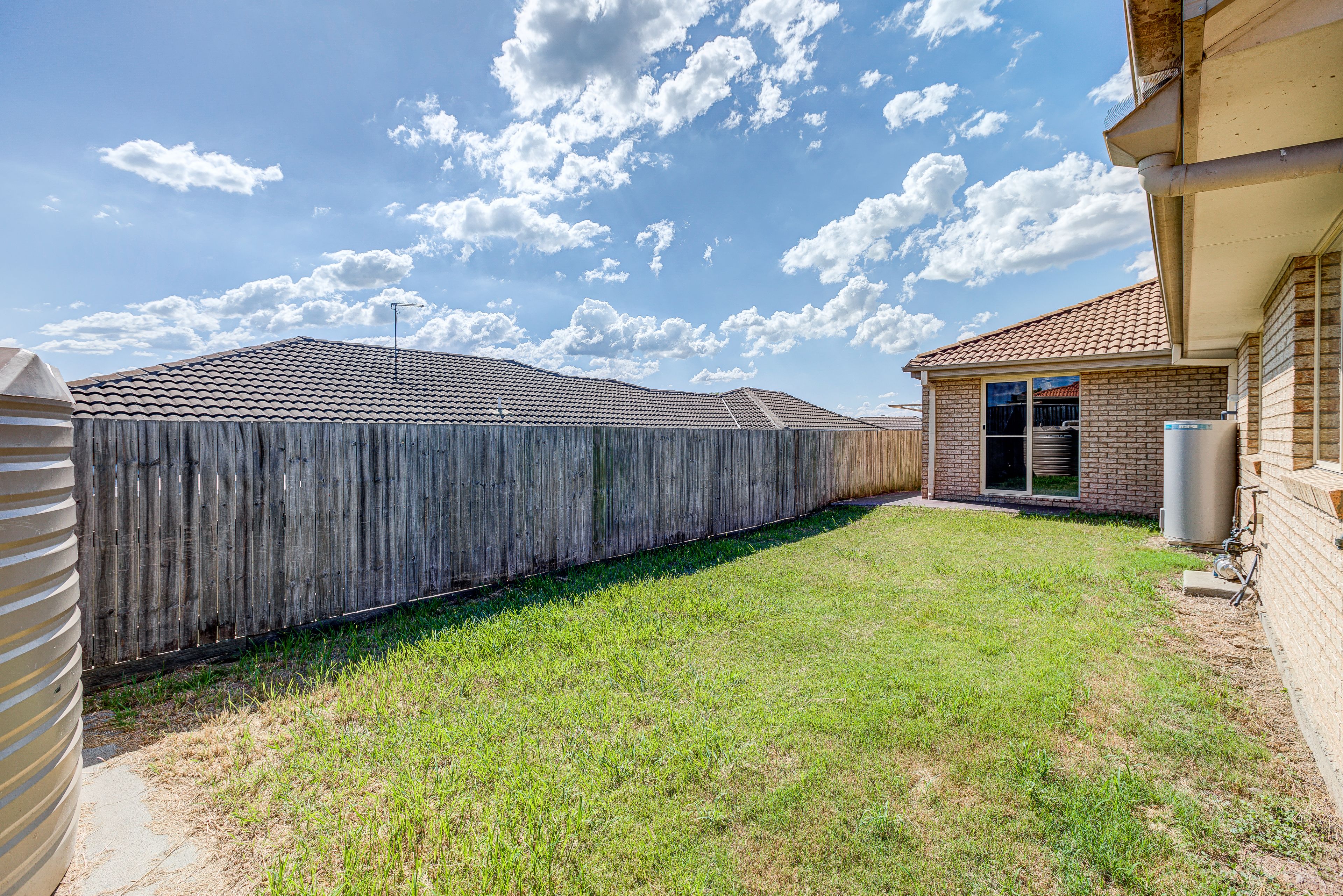 19 Dornoch Crescent, Raceview, QLD 4305