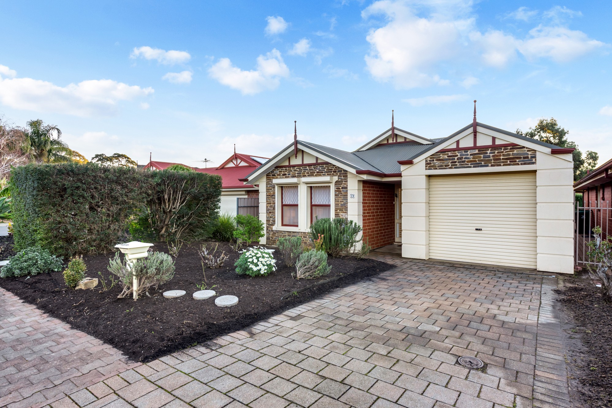 10 Dorrien Avenue, Woodcroft, SA 5162