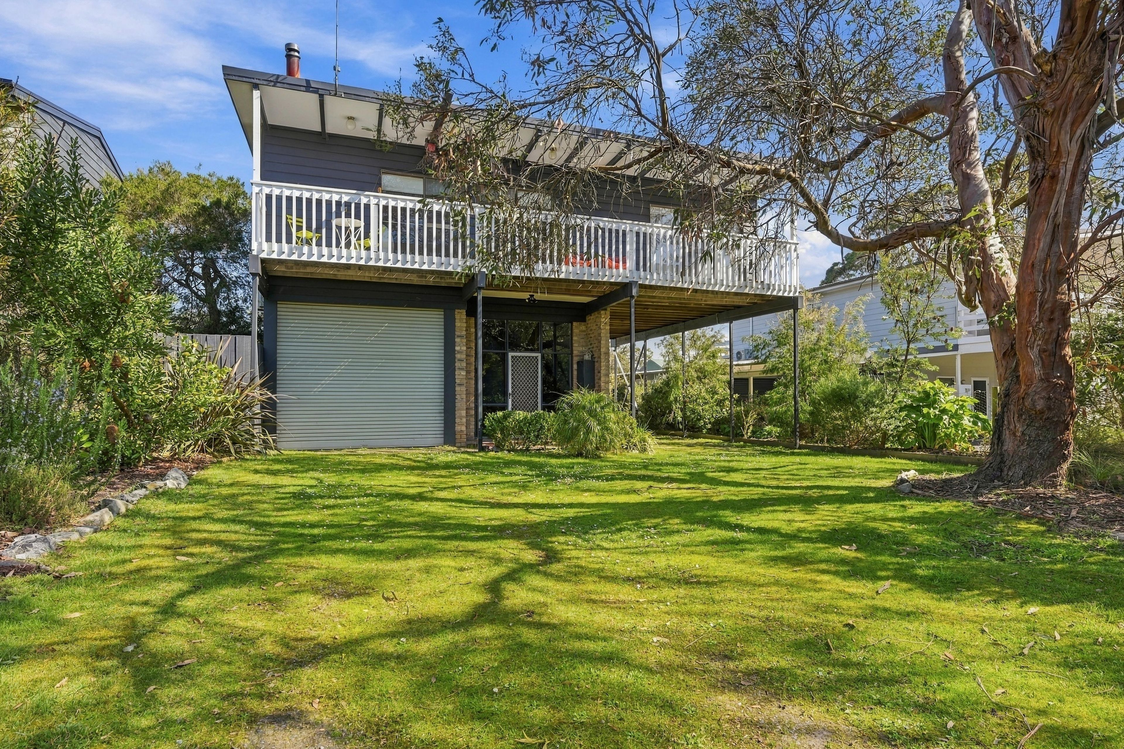 109 Acacia Road — photo 4 of 20