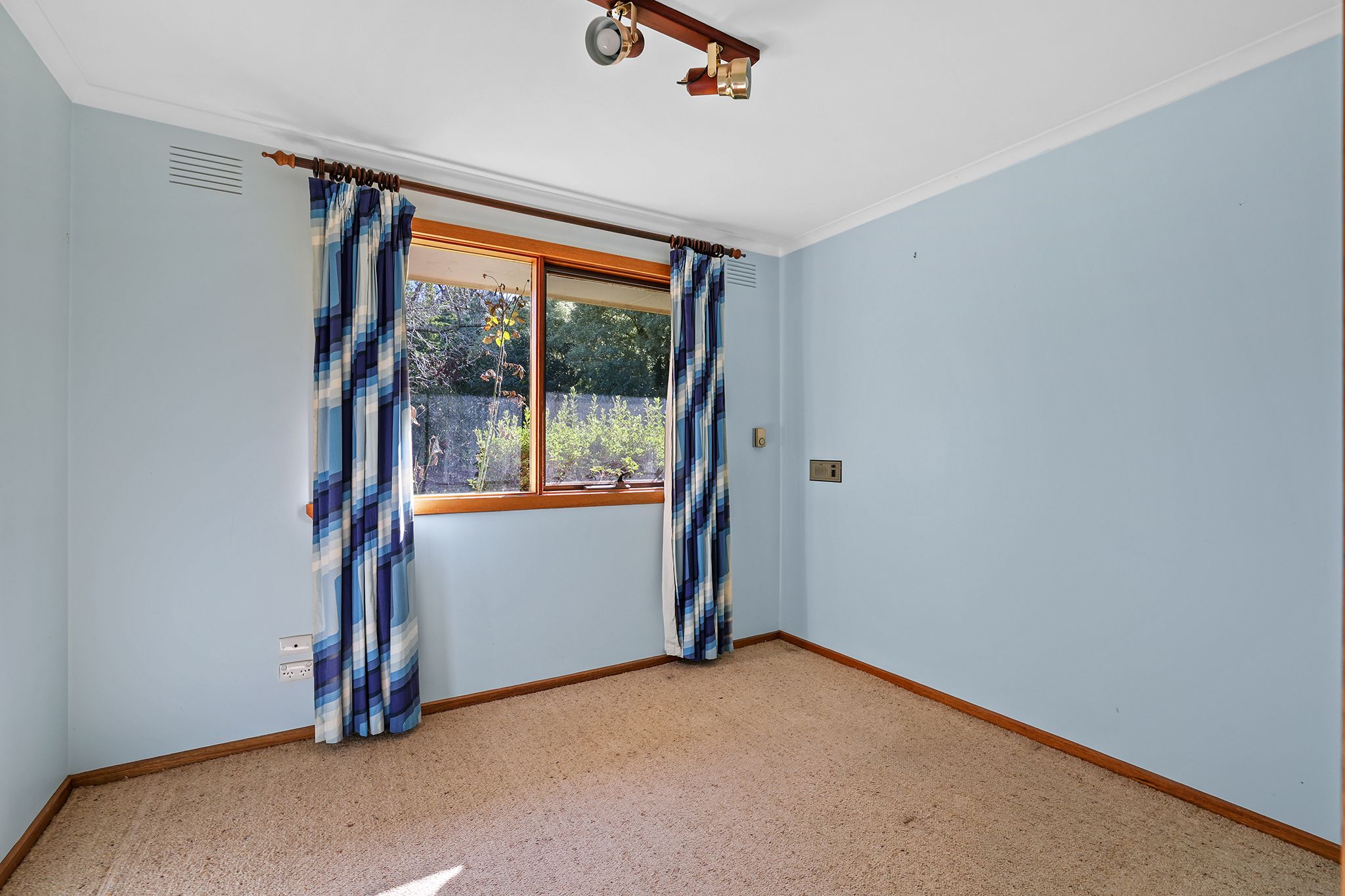 24-26 Waddell Road — photo 12 of 27