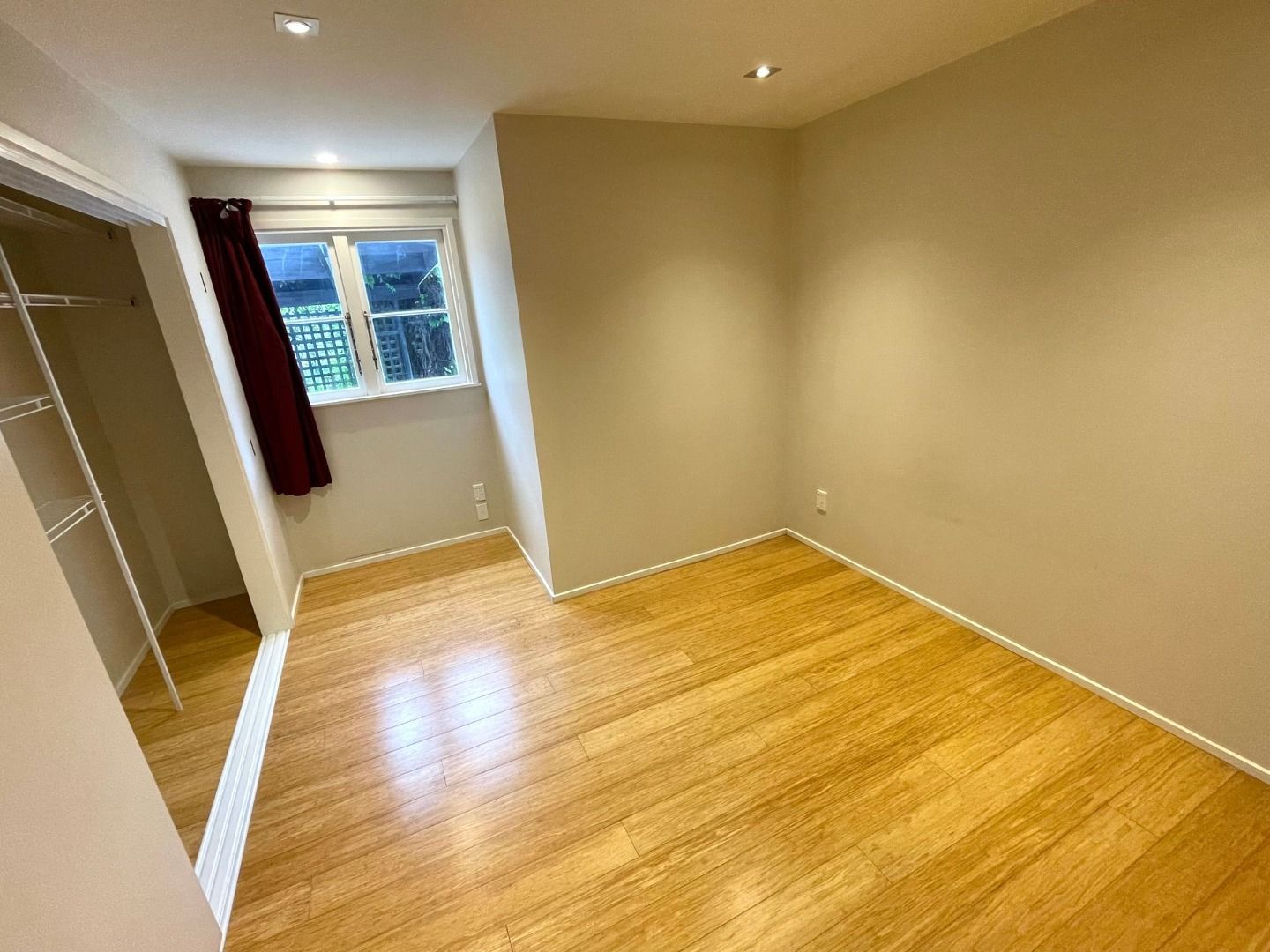 A/988 East Coast Road, Northcross, North Shore City