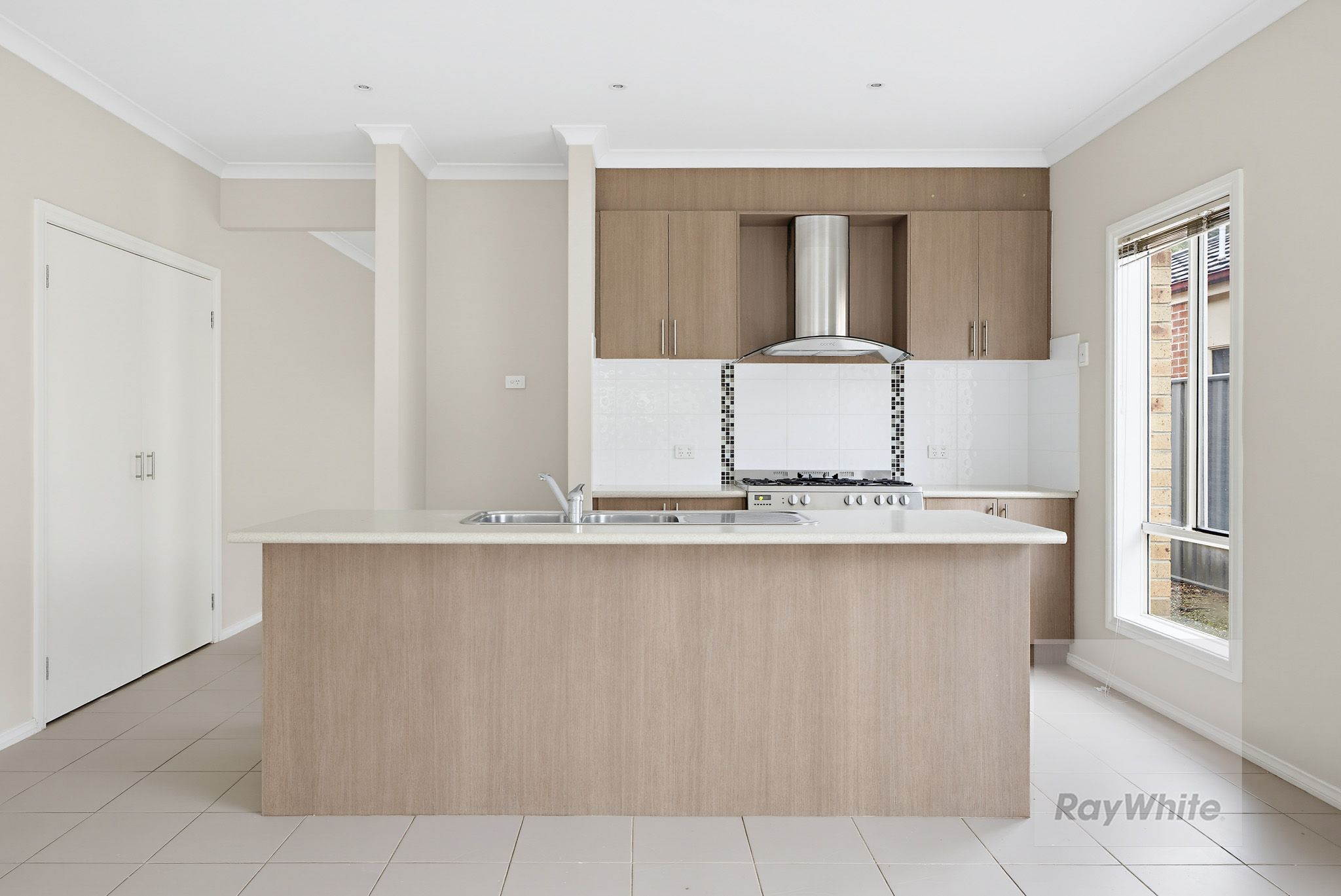 32 Yoemans Drive — photo 7 of 12