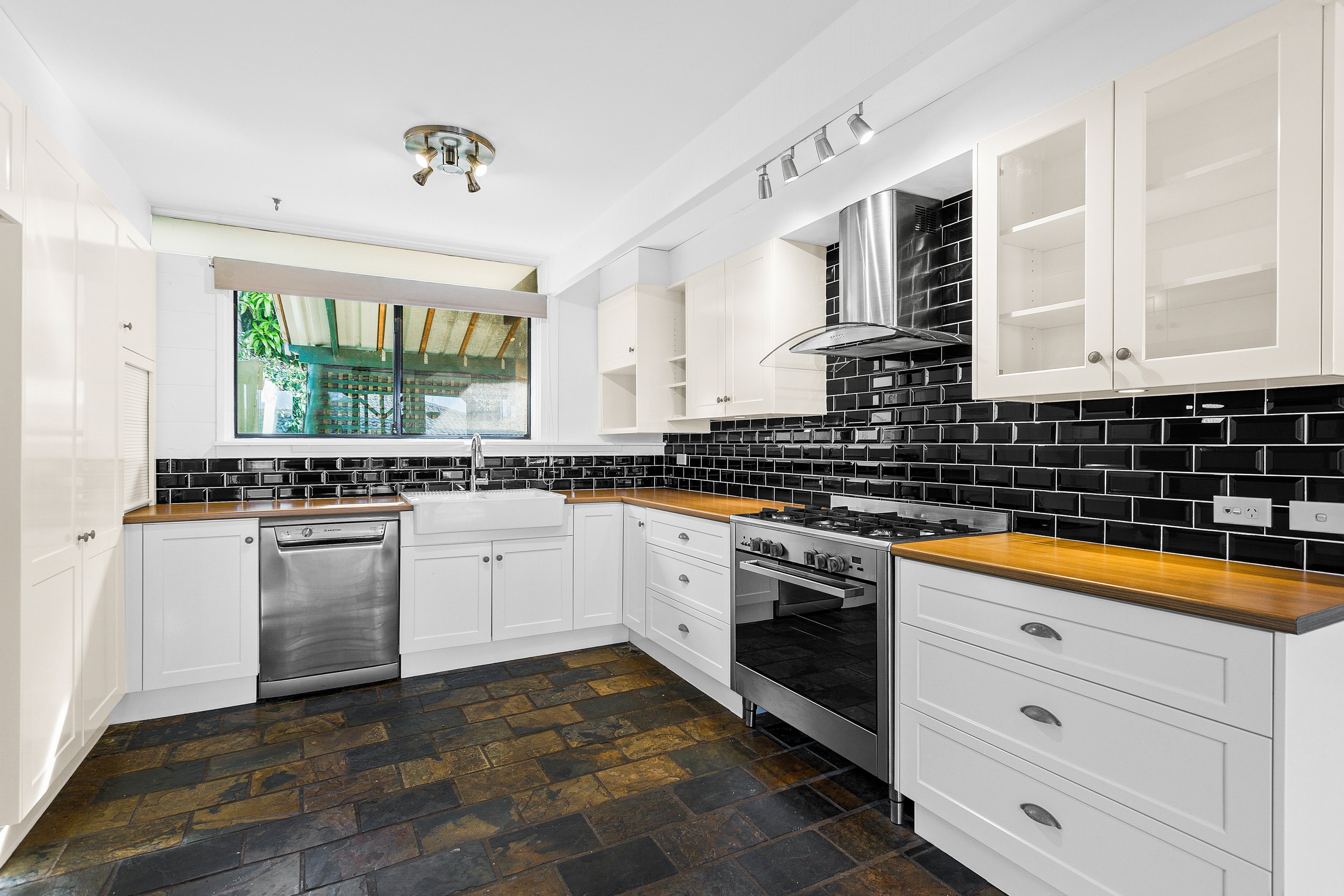 66 Strata Avenue, Barrack Heights, NSW 2528