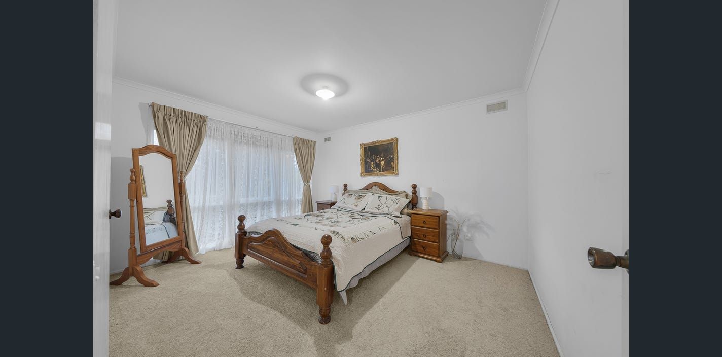 49 Valewood Drive — photo 4 of 11