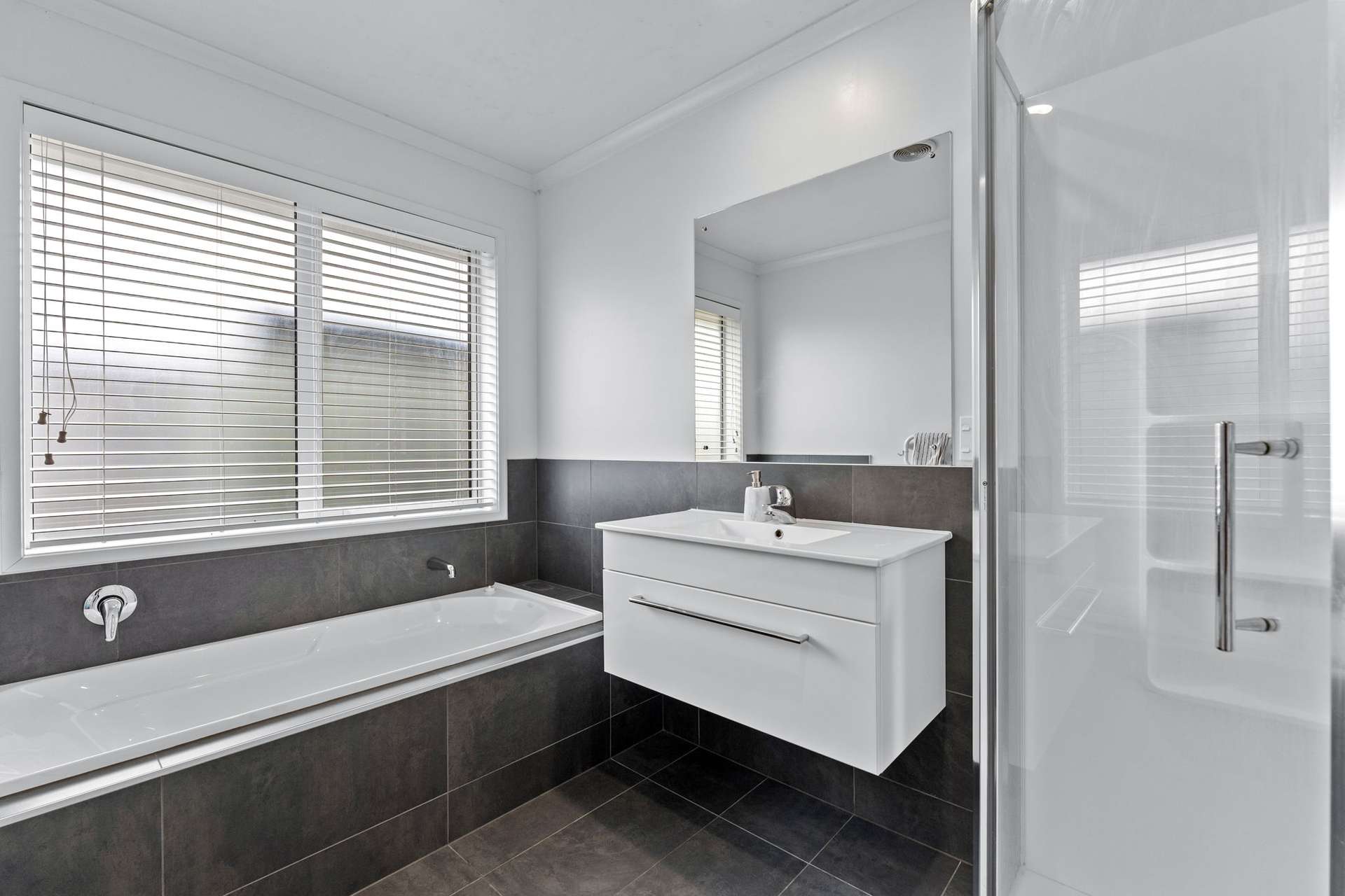 16 Tawhiti Road photo 18