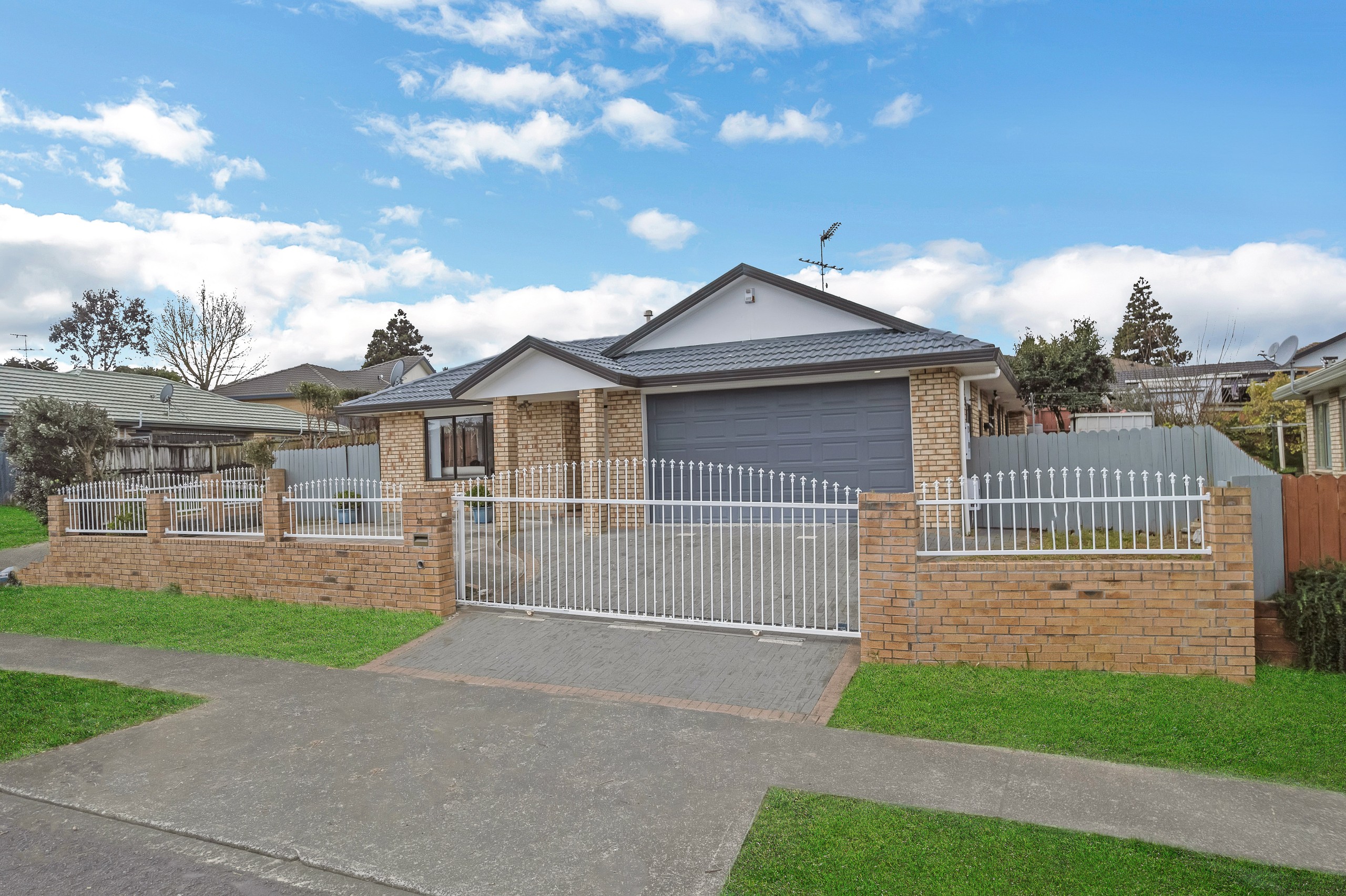 26 Glenveagh Park Drive, Weymouth, Manukau City