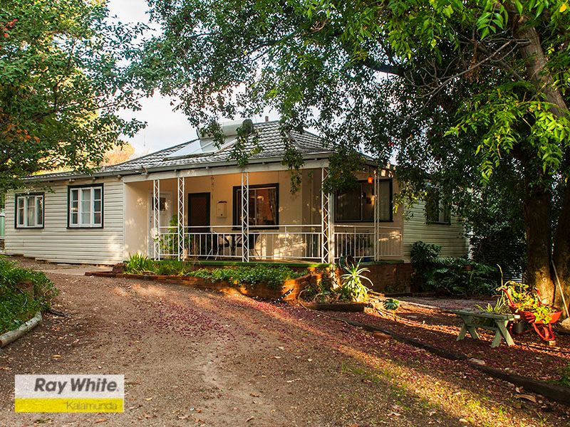 87 Lesmurdie Road, Lesmurdie WA 6076
