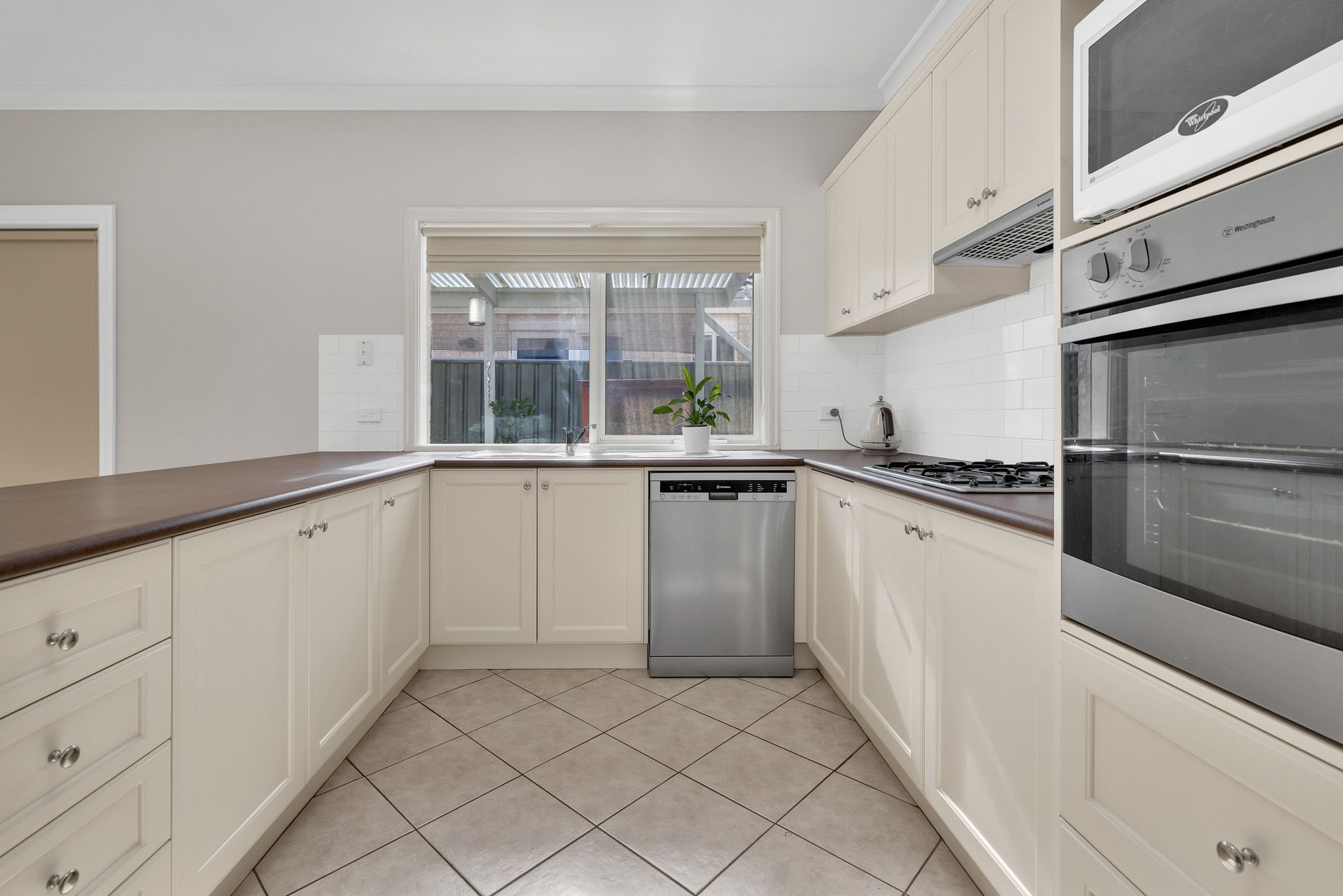 29 Silver Gum Street, MANOR LAKES, VIC 3024