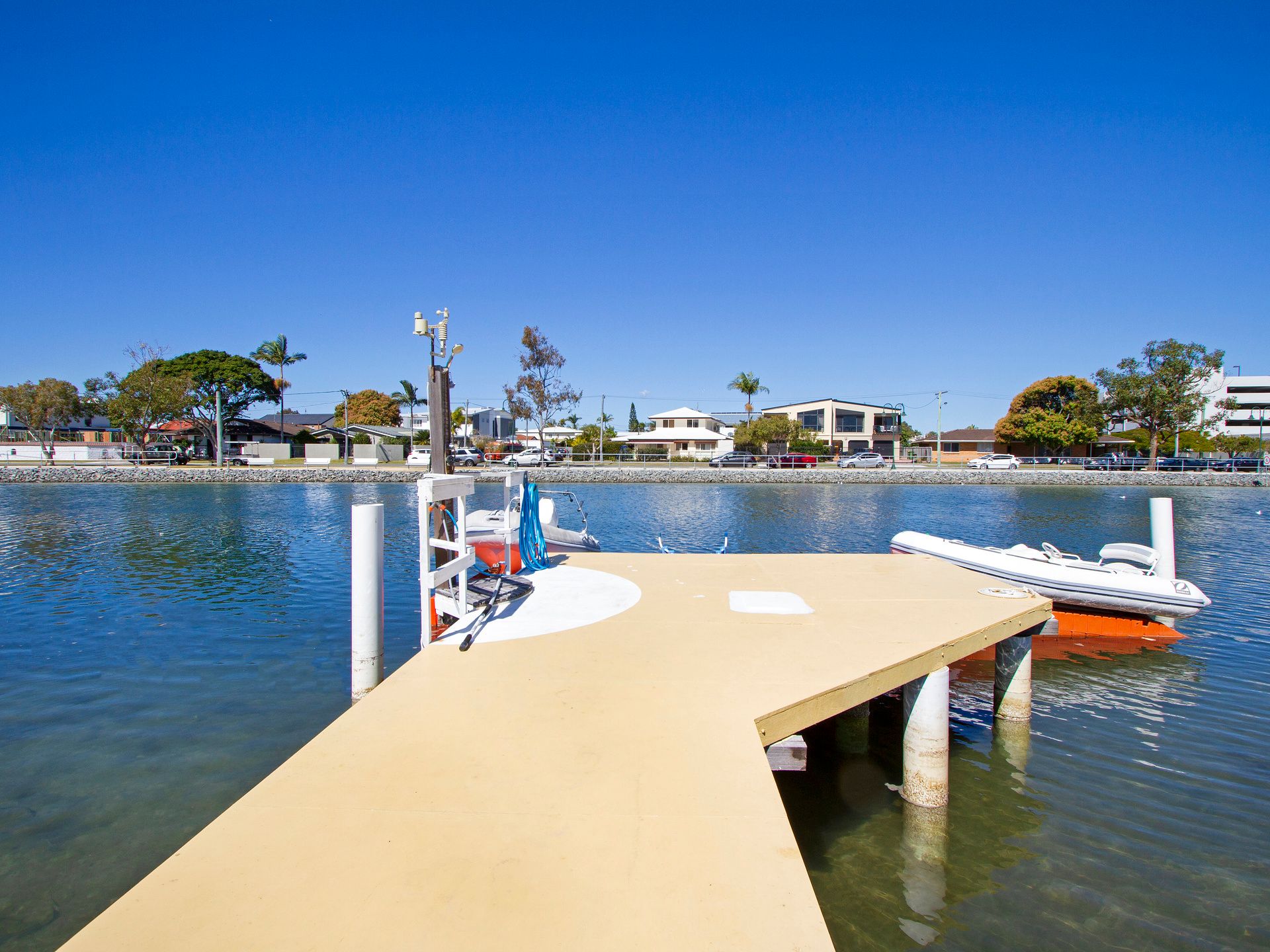 24 Vaggelas Crescent, Biggera Waters, QLD 4216