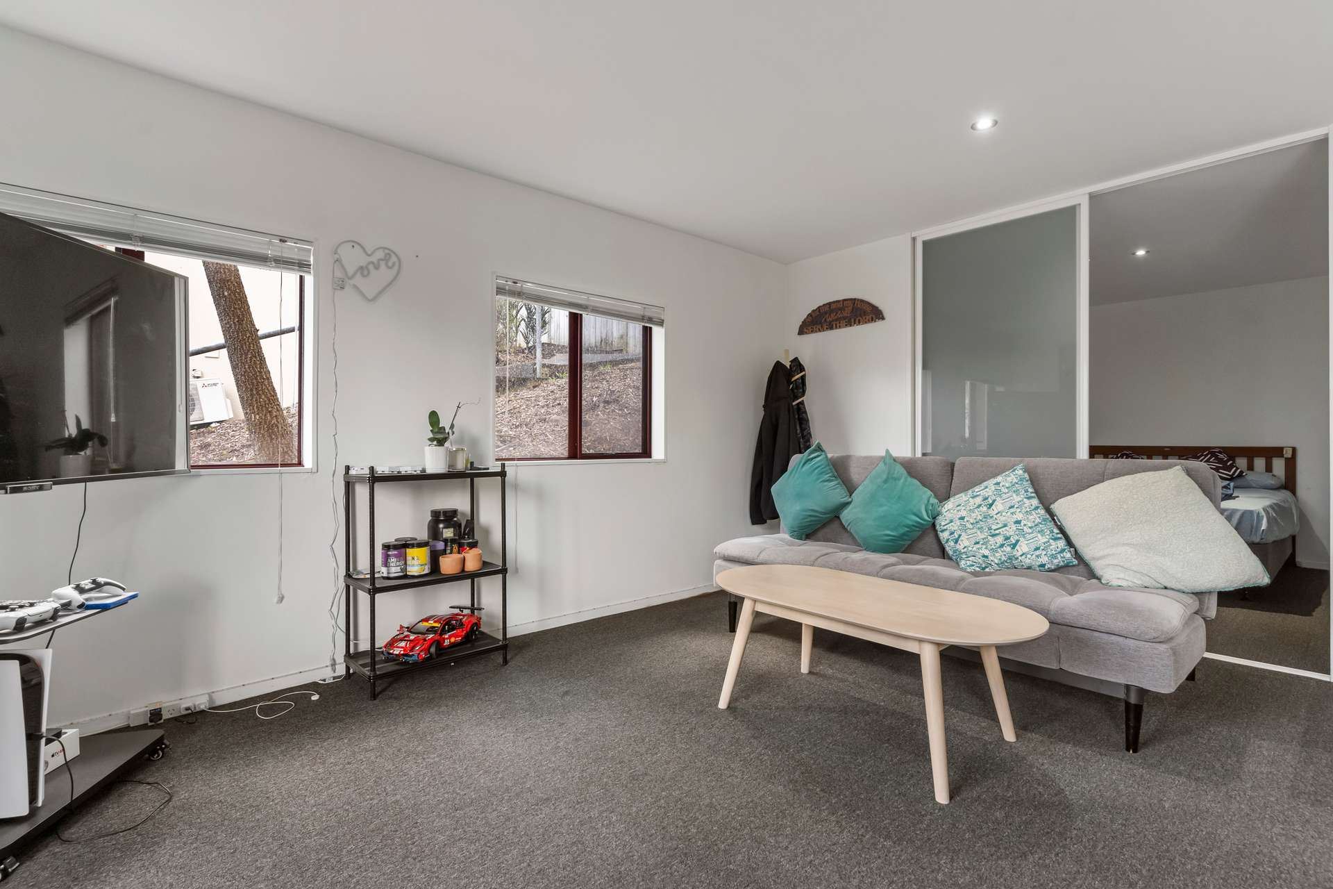 60 Malaspina Place photo 3