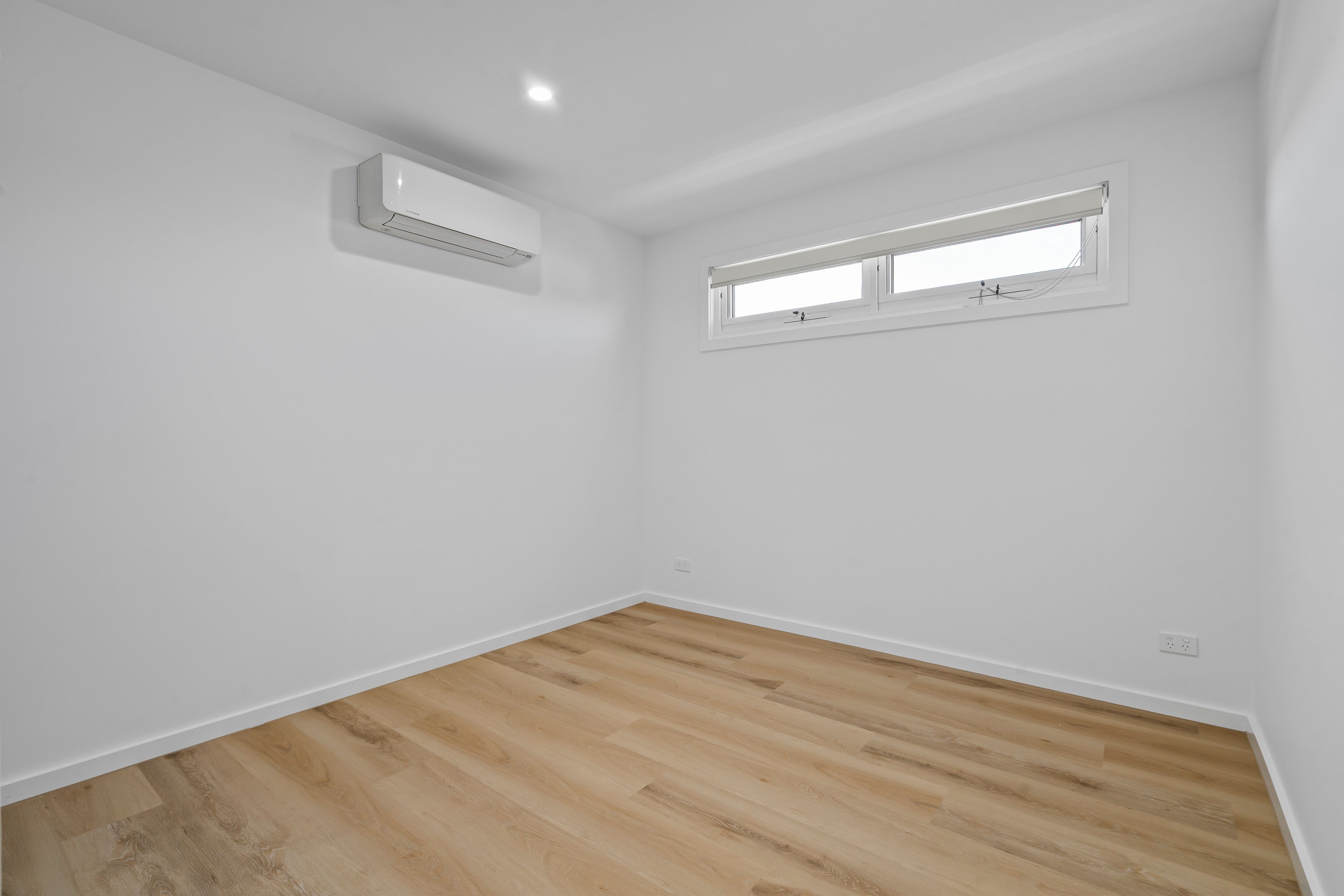1-4/150 Somerset Road — photo 6 of 11