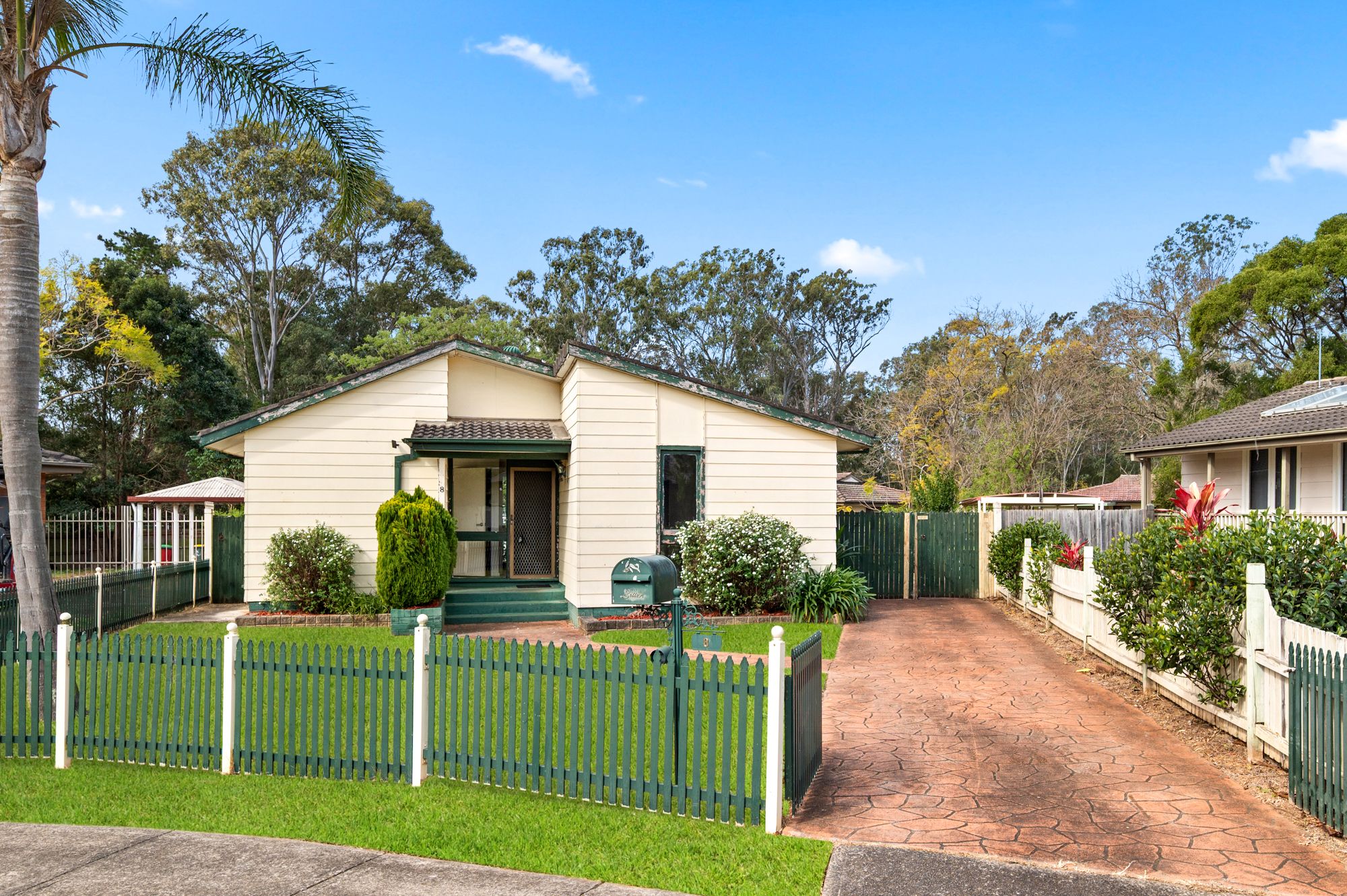8 Carr Place — photo from Ray White Macarthur Group