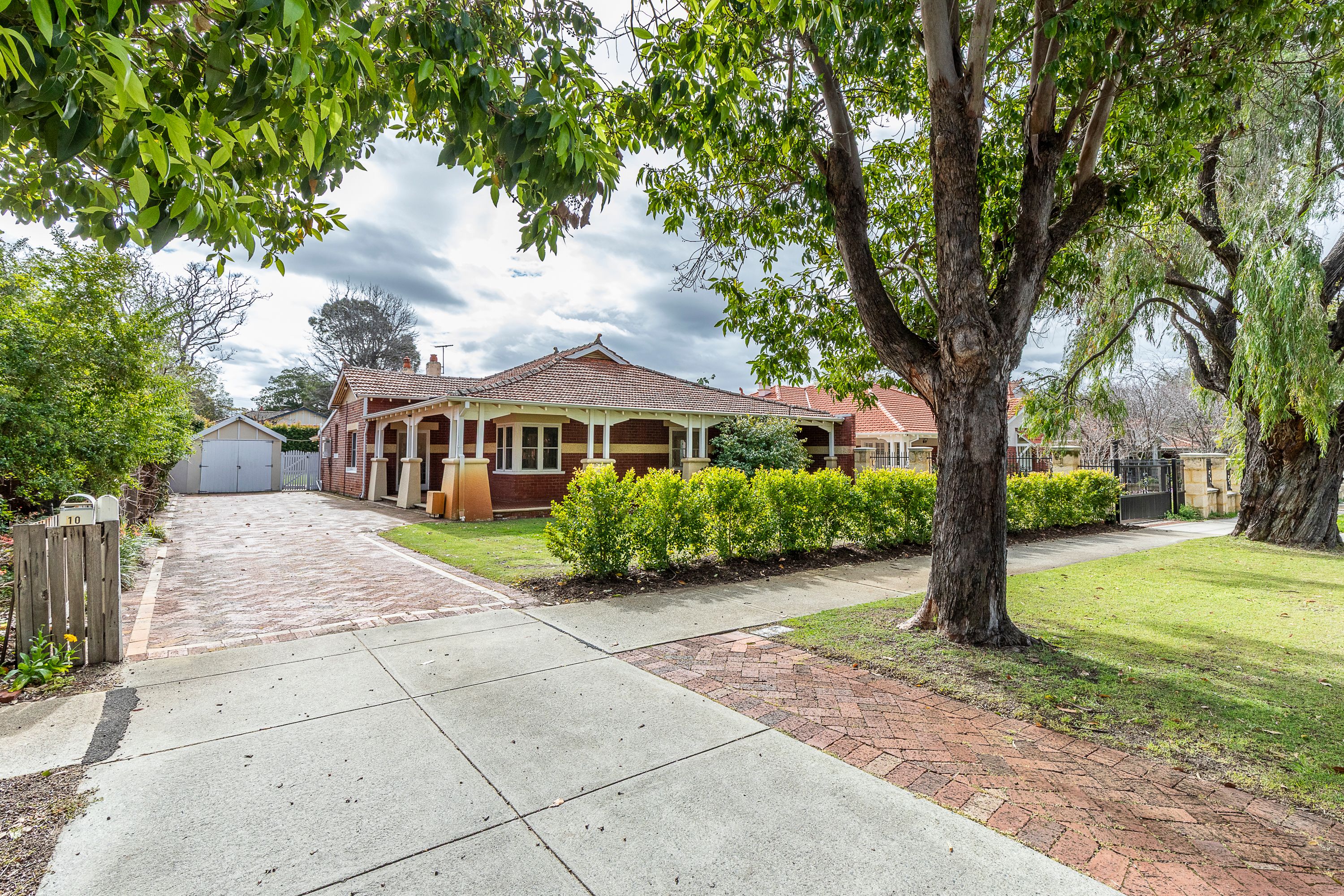 10 Woodroyd Street — photo from Ray White Inner North
