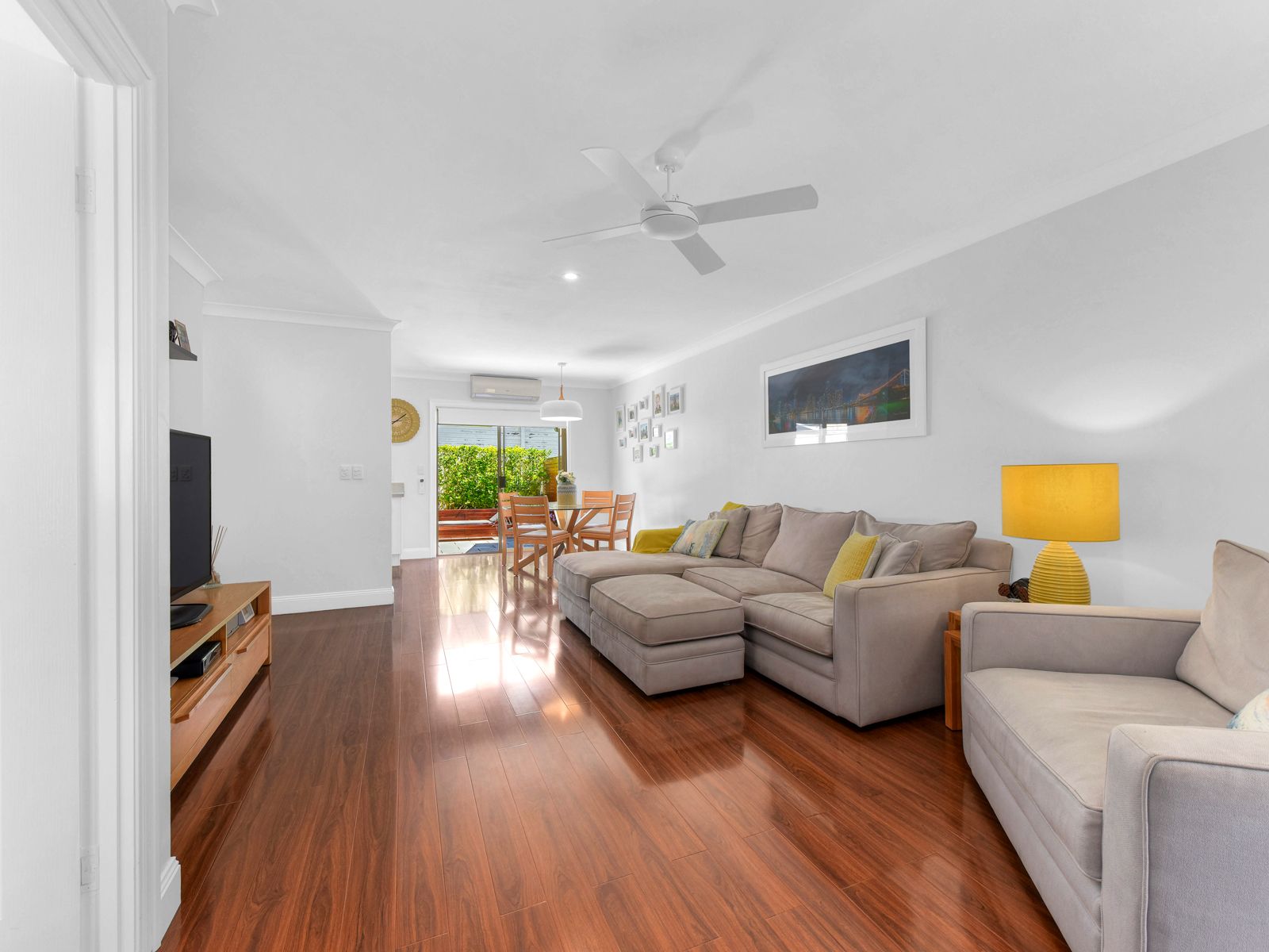 2/249 Riding Road, Balmoral QLD 4171