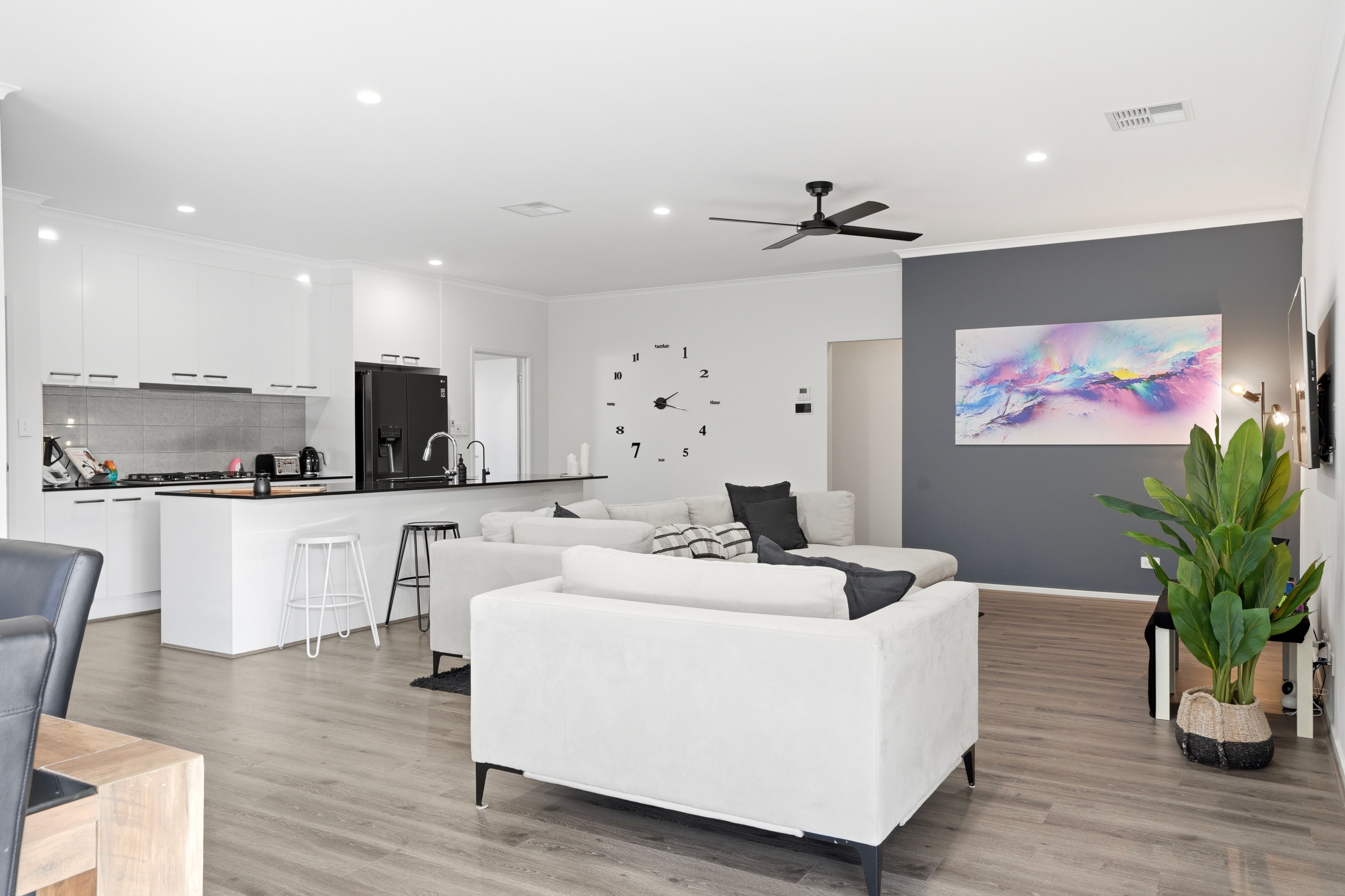38 Philip Avenue — photo 5 of 13