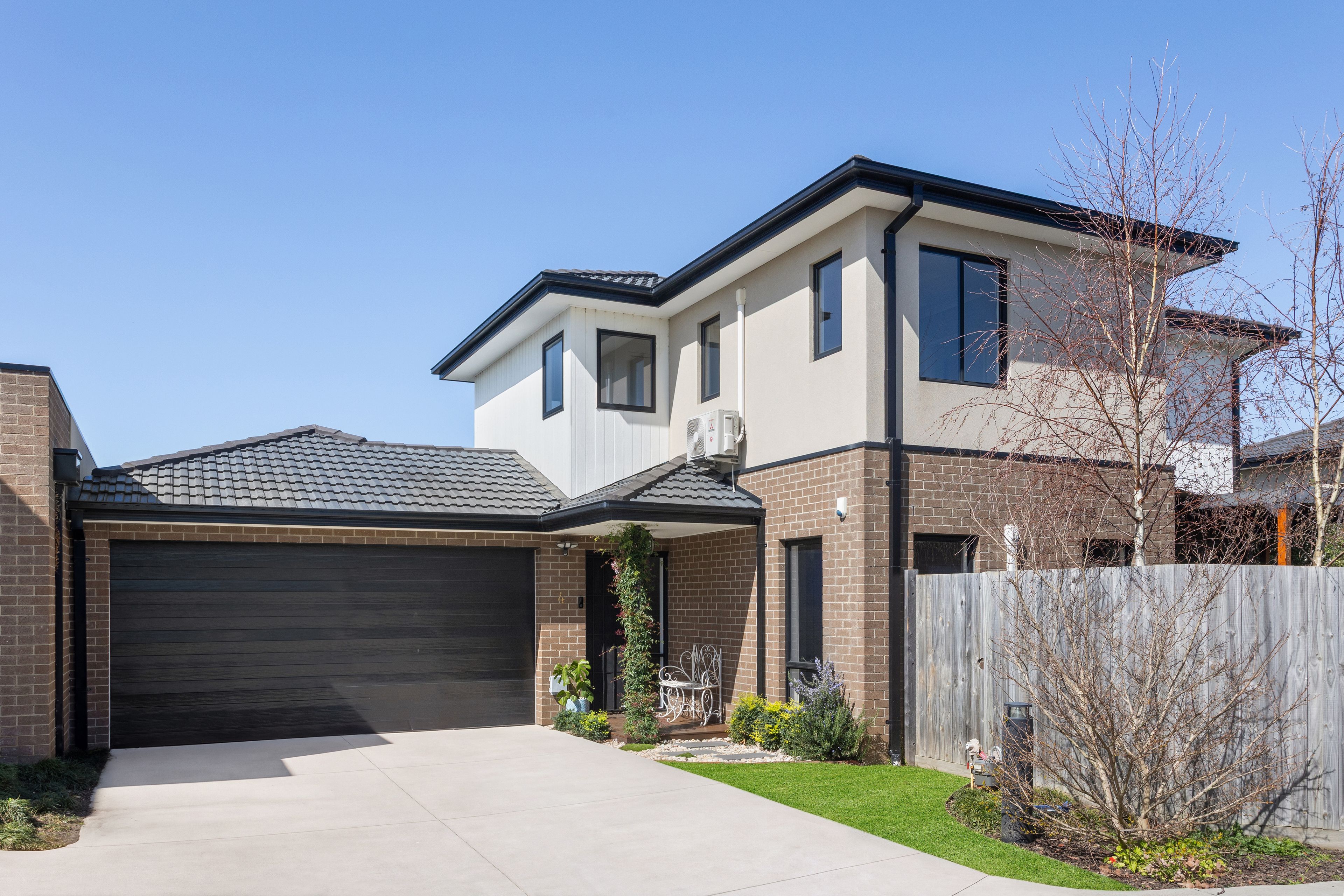 4 Hotelier Court — photo from Ray White Frankston