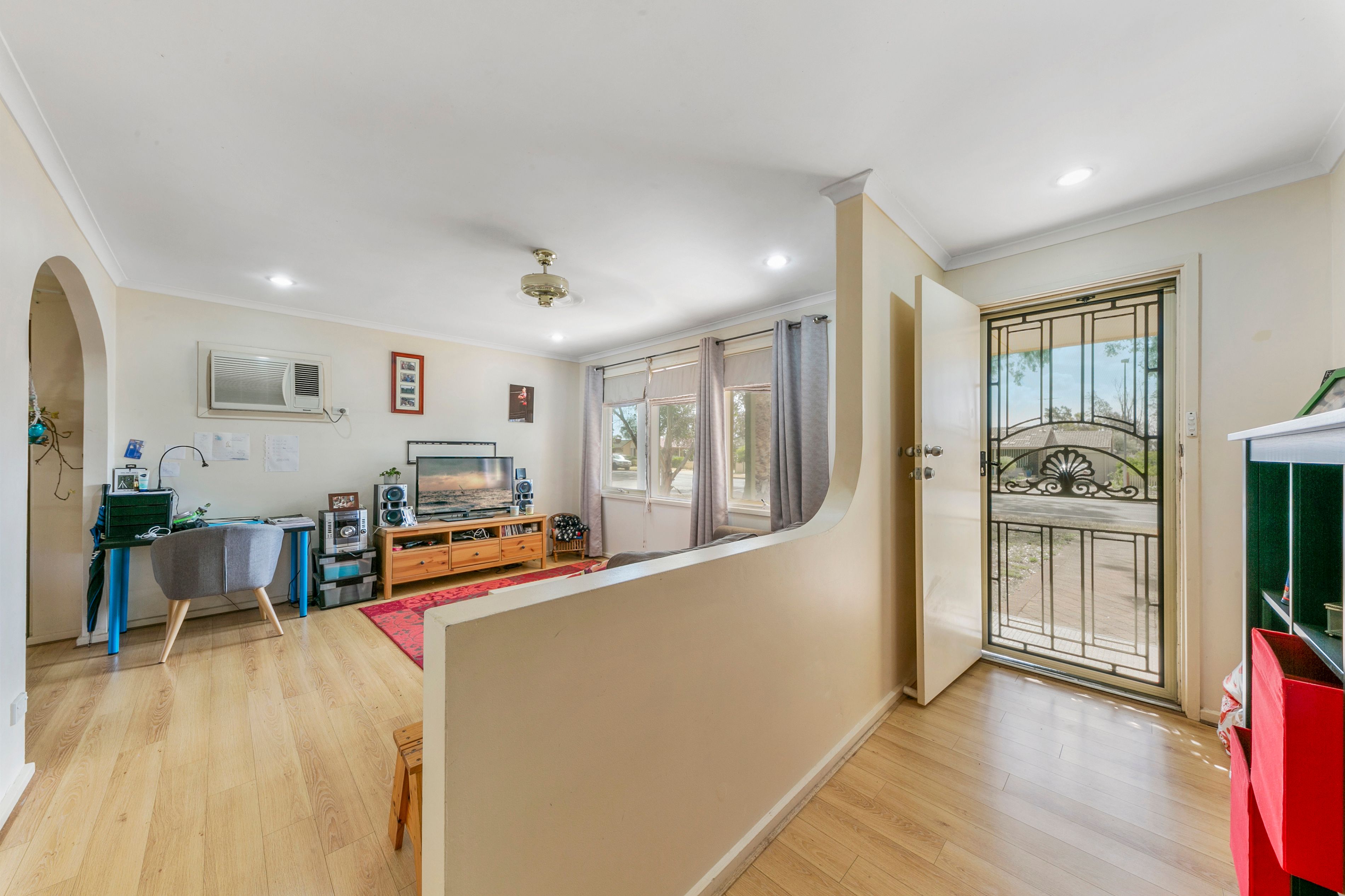 32 Alawoona Road, Munno Para, SA 5115