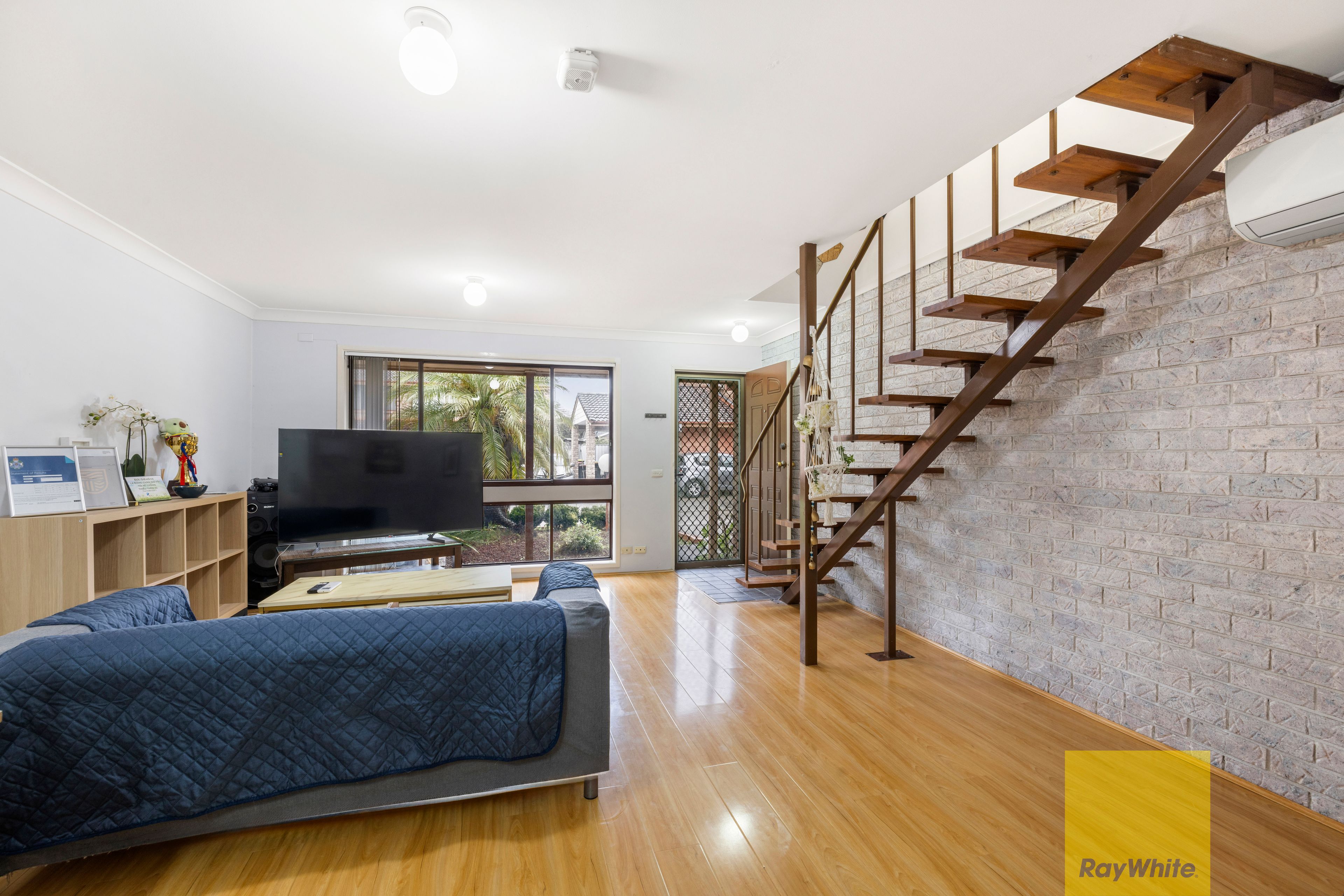 4/31 Calabro Avenue — photo 3 of 9