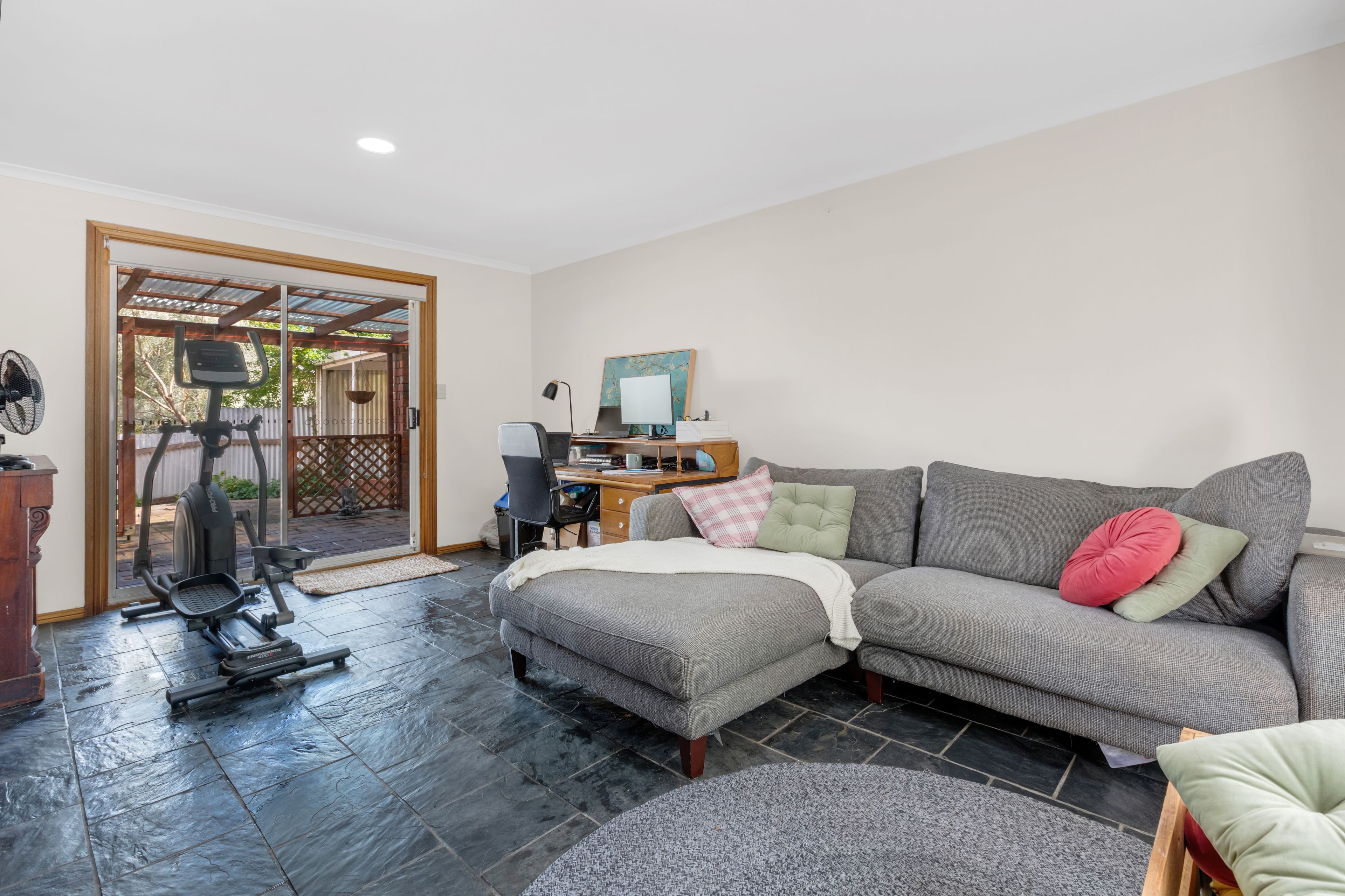 41 Hilltop Boulevard — photo 9 of 24