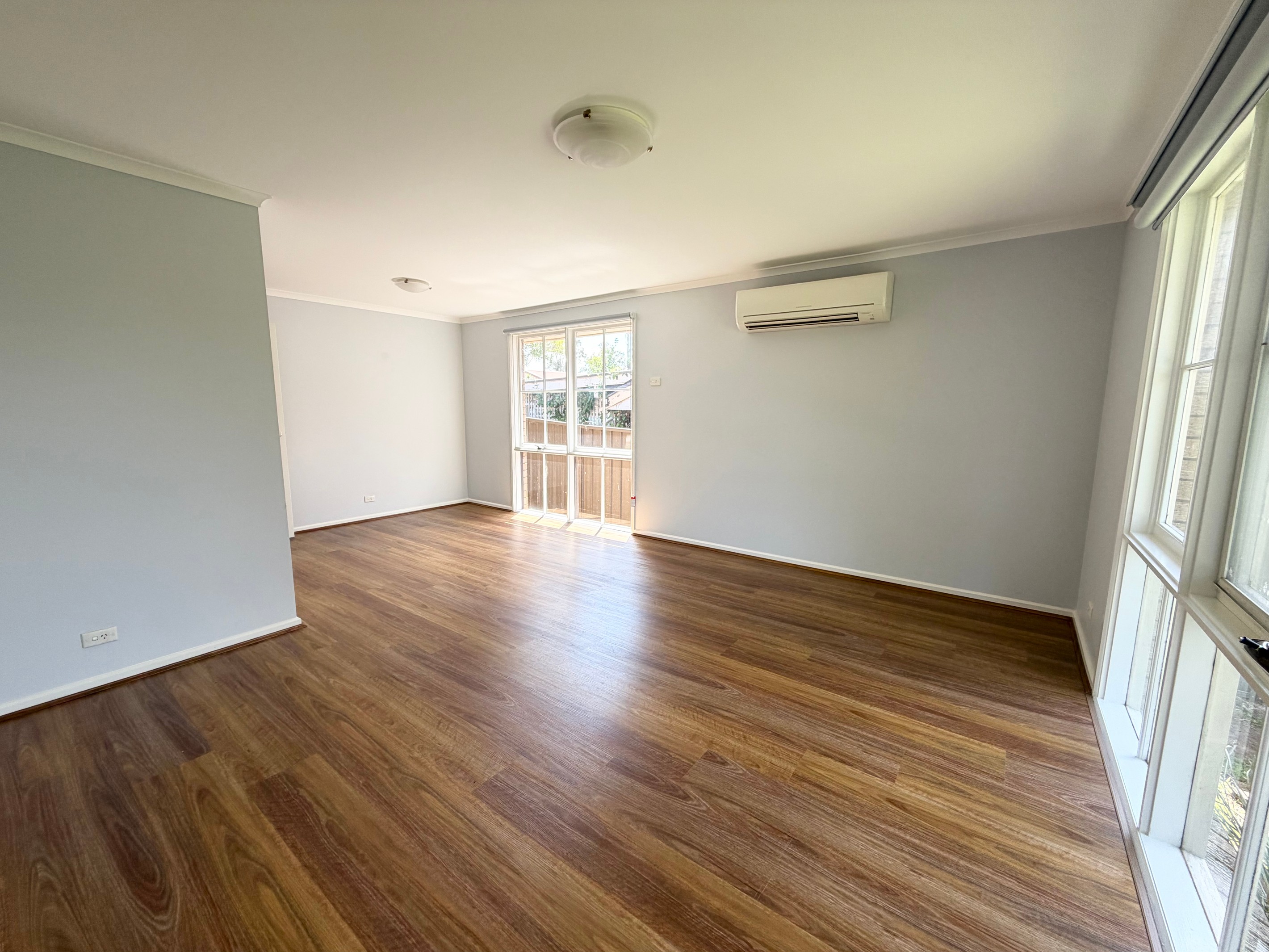 12 Owen Stanley Road, Glenfield, NSW 2167