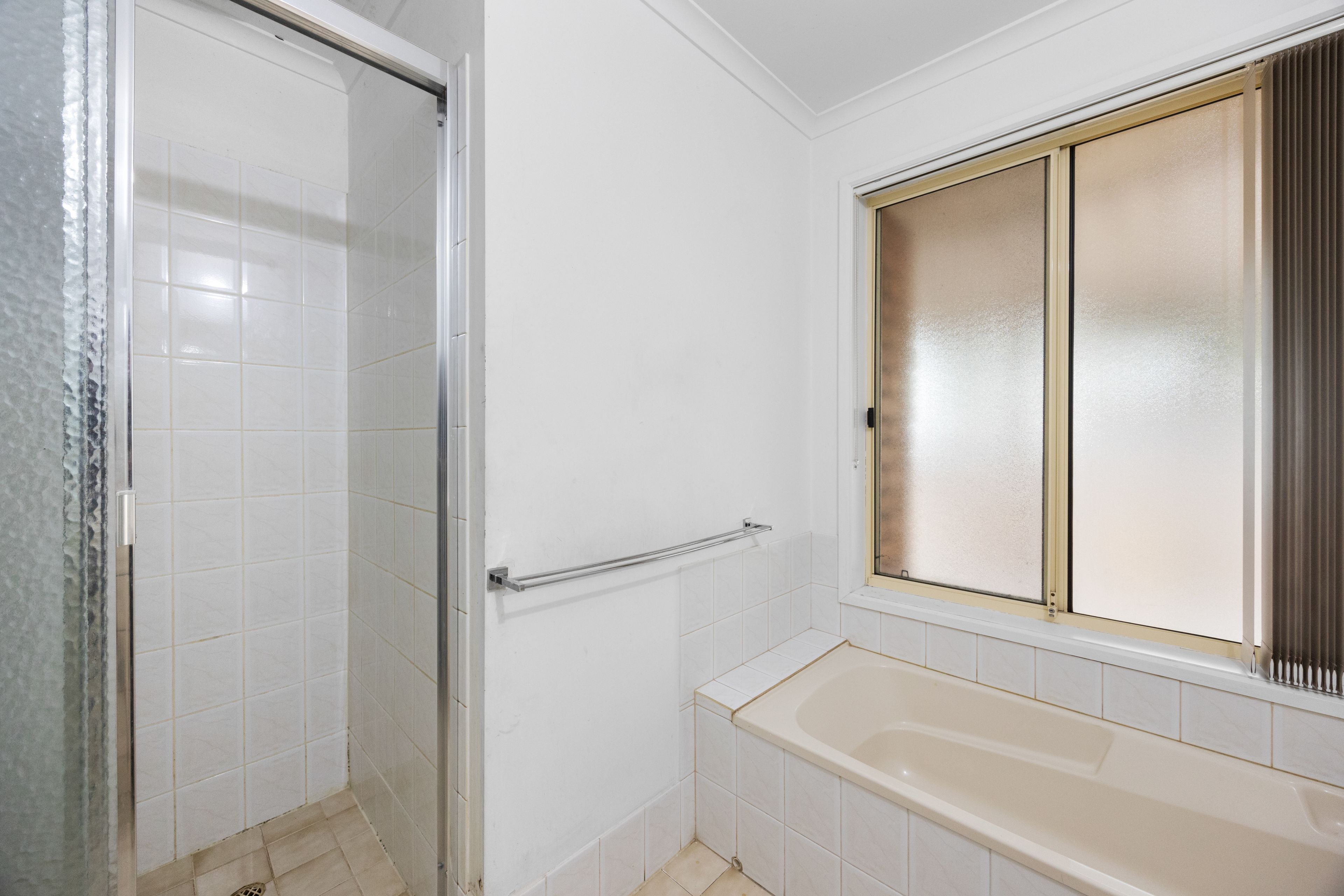 18 Crown Crescent — photo 11 of 15