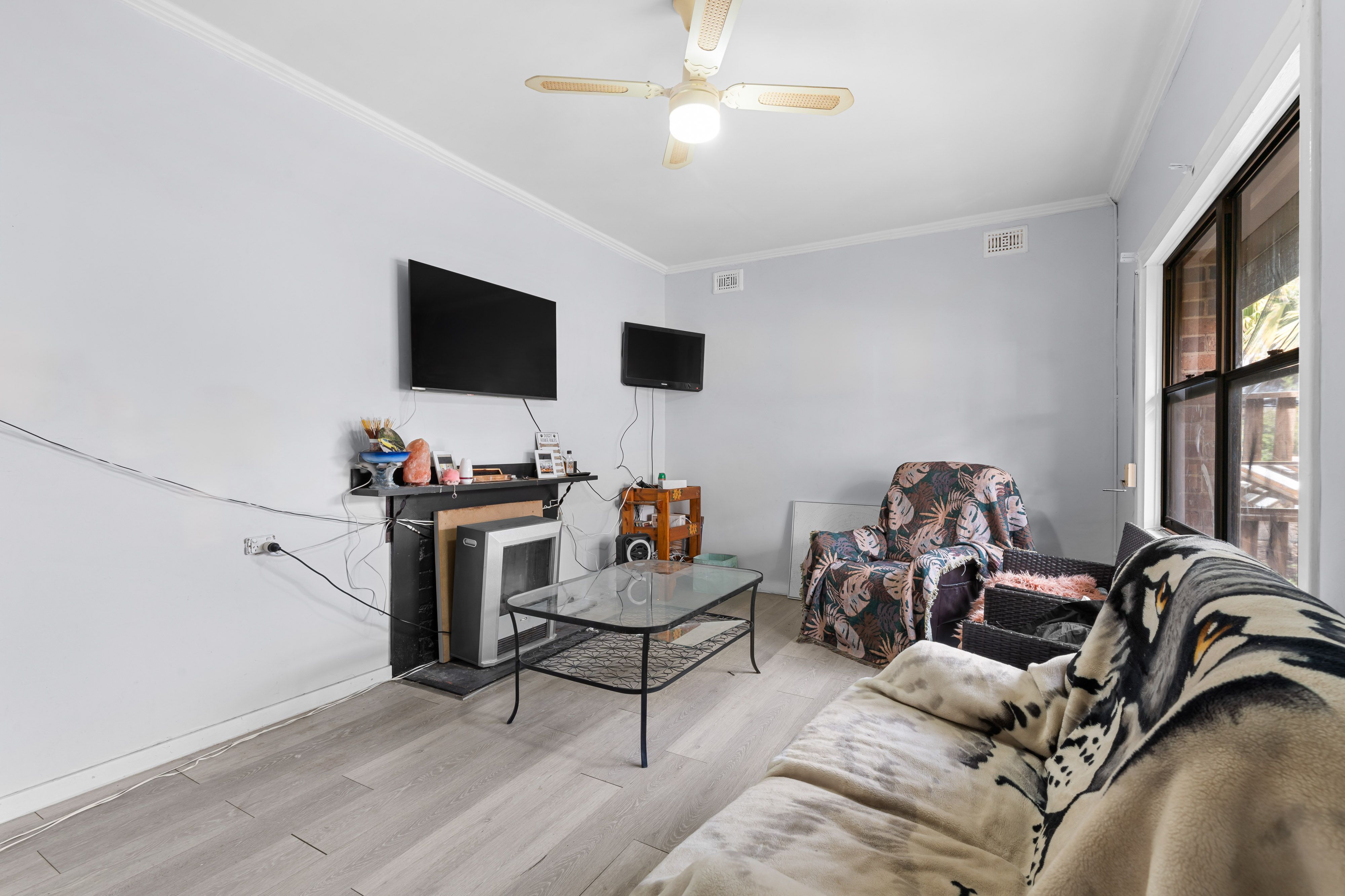 12 Montgomery Avenue — photo 4 of 15