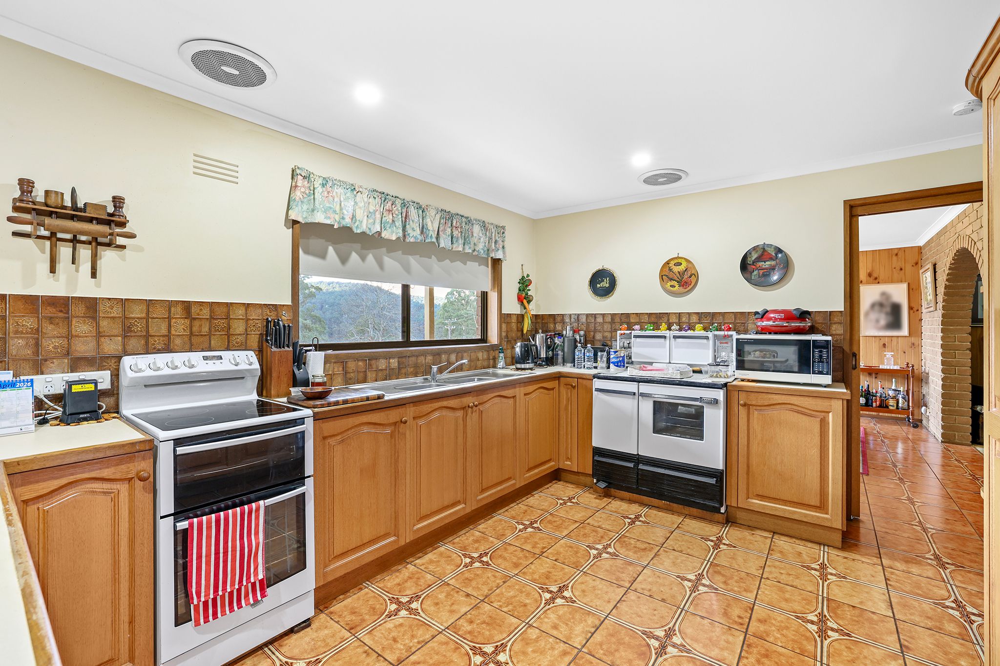 54 Cleaver Road — photo 3 of 30