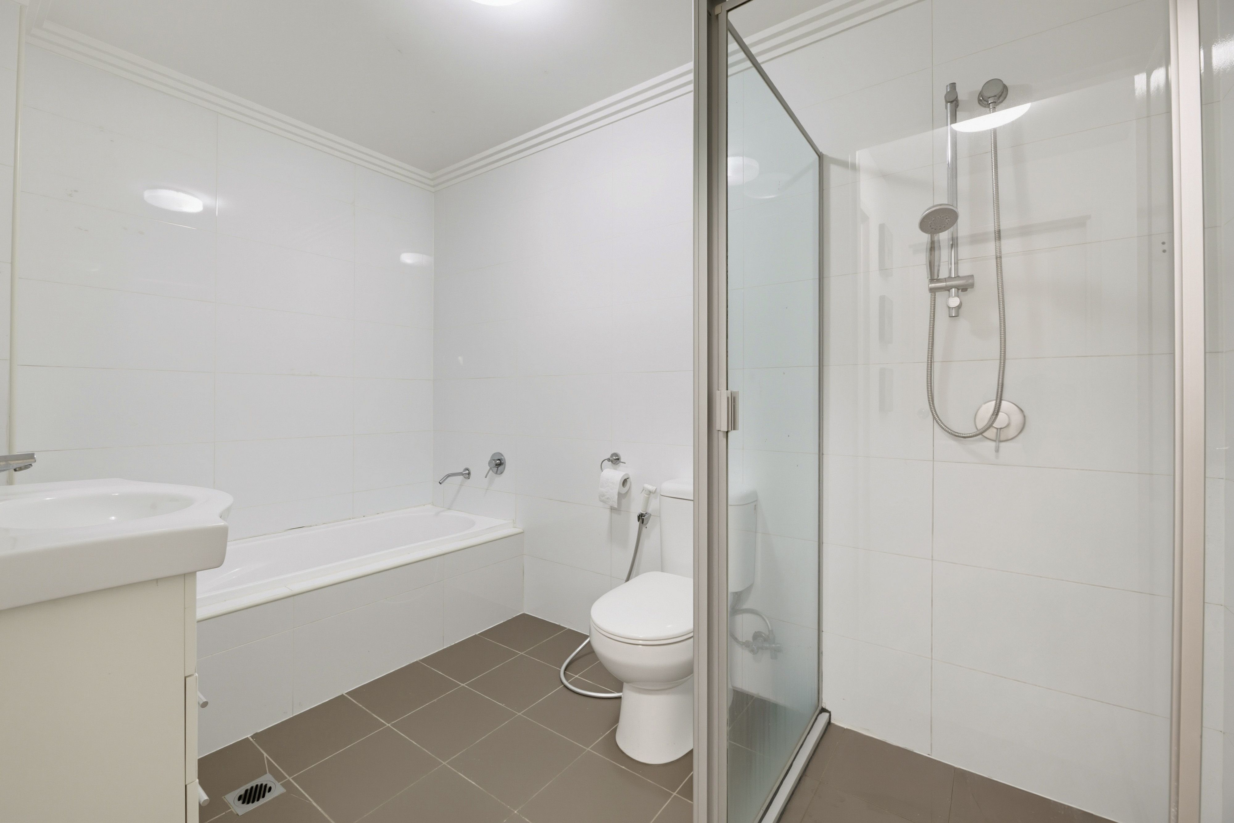 2/61-65 Cairds Avenue — photo 7 of 8