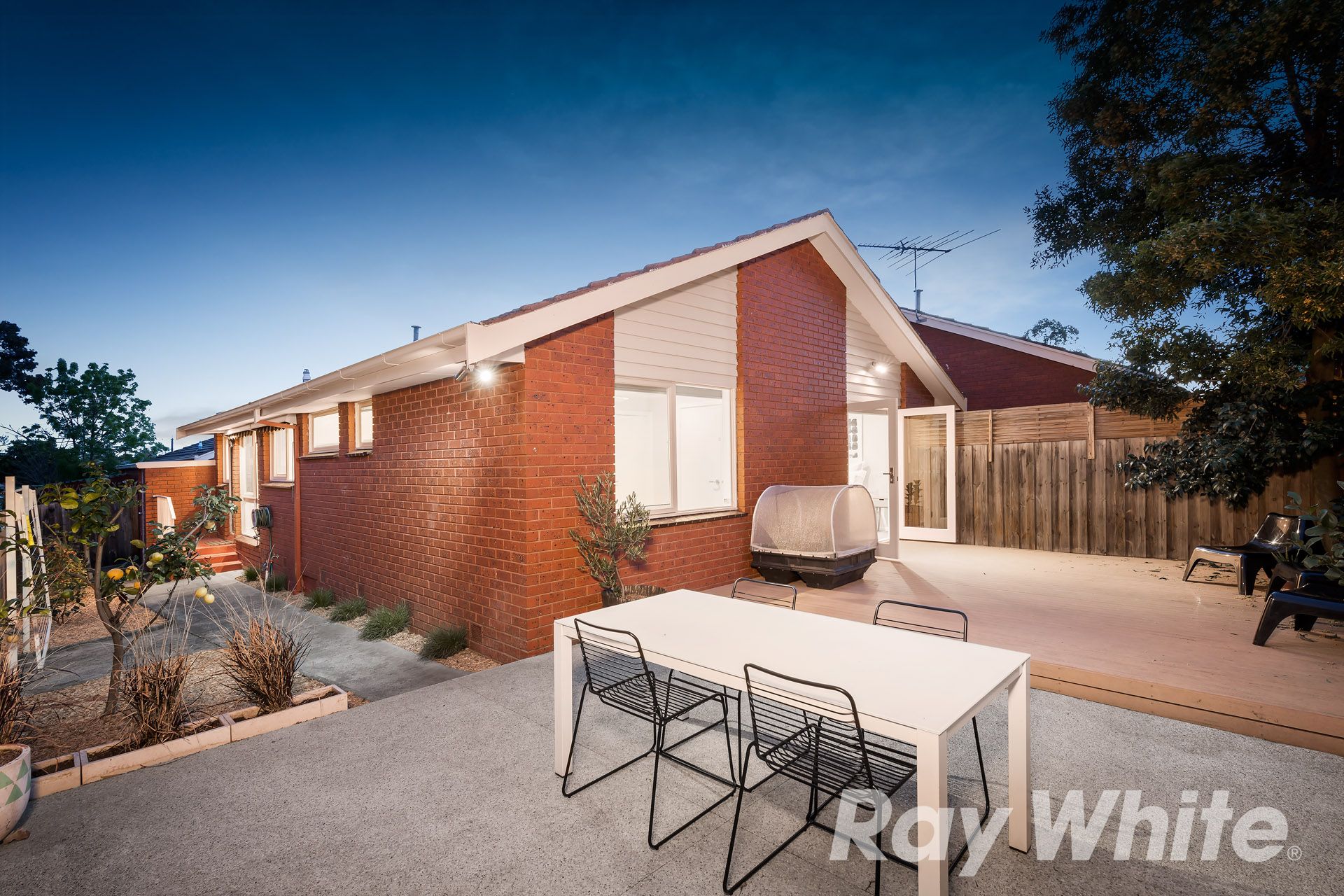 30 Strathallan Road, Macleod VIC 3085