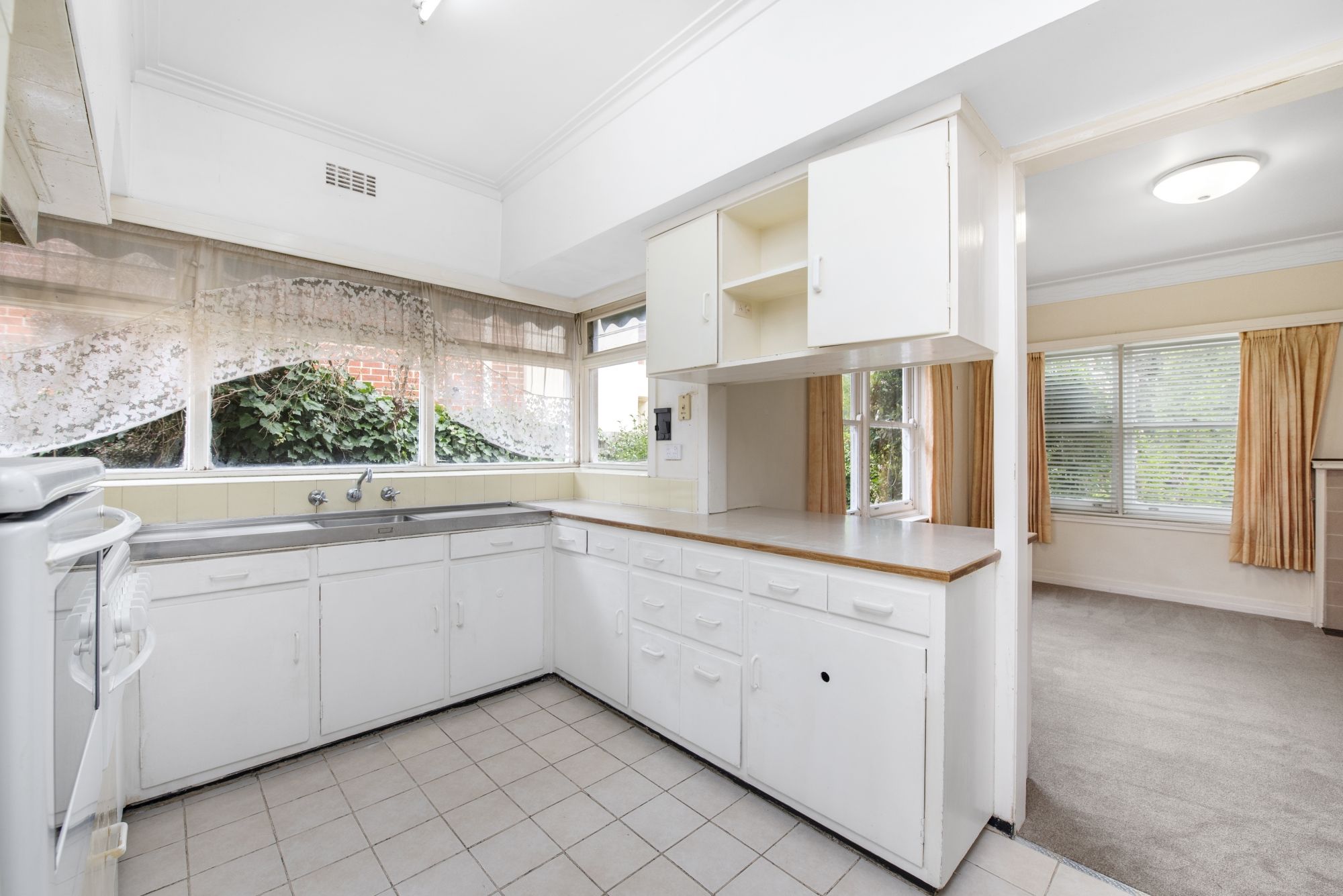 64 Bogong Avenue, Glen Waverley, VIC 3150