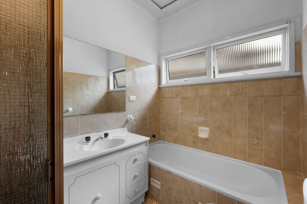 49 Kenny Avenue — photo 10 of 23