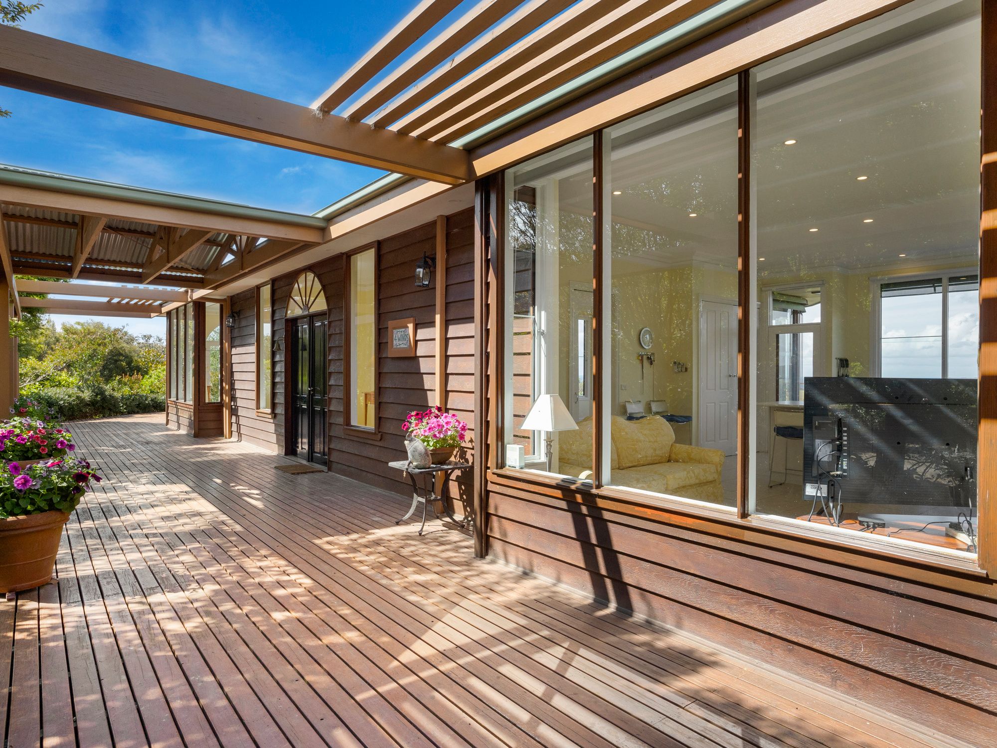 Big sky, big views - a rare long-term rental above Waratah Bay — photo 9 of 11