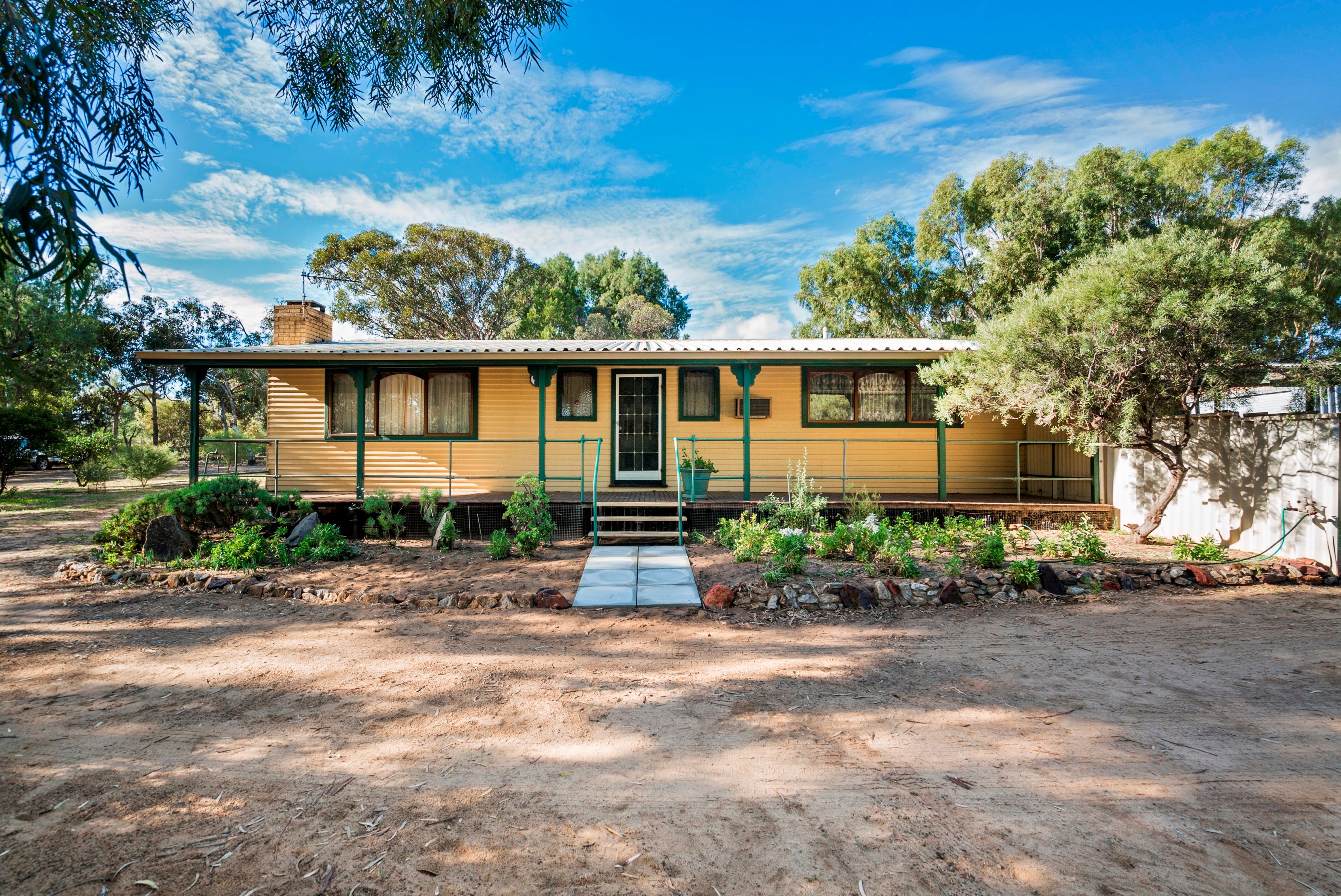 20 Macedonia Drive, Glenfield, WA 6532