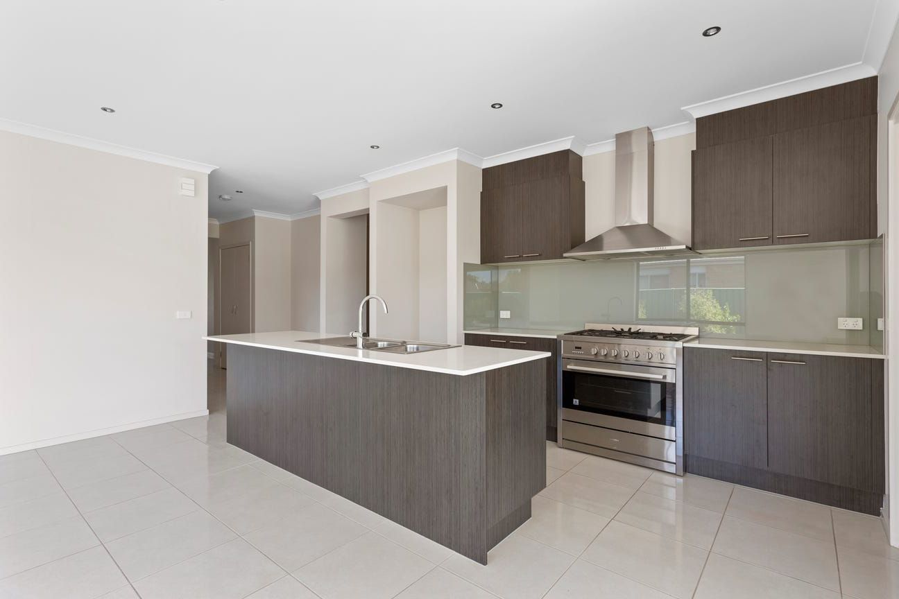 11 Triplett Avenue, Ascot, VIC 3551