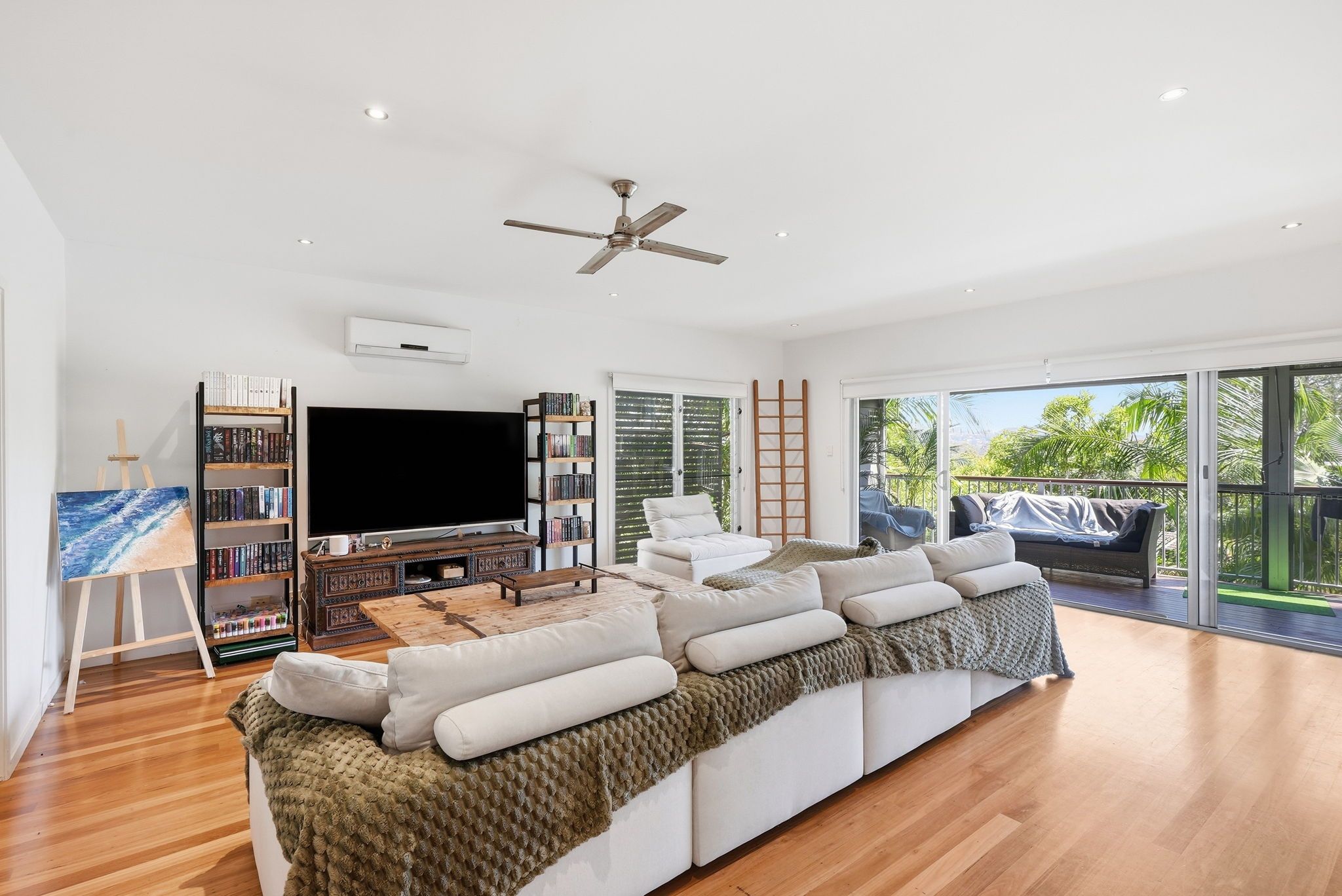 27 Currumbin Chase, Currumbin, QLD 4223