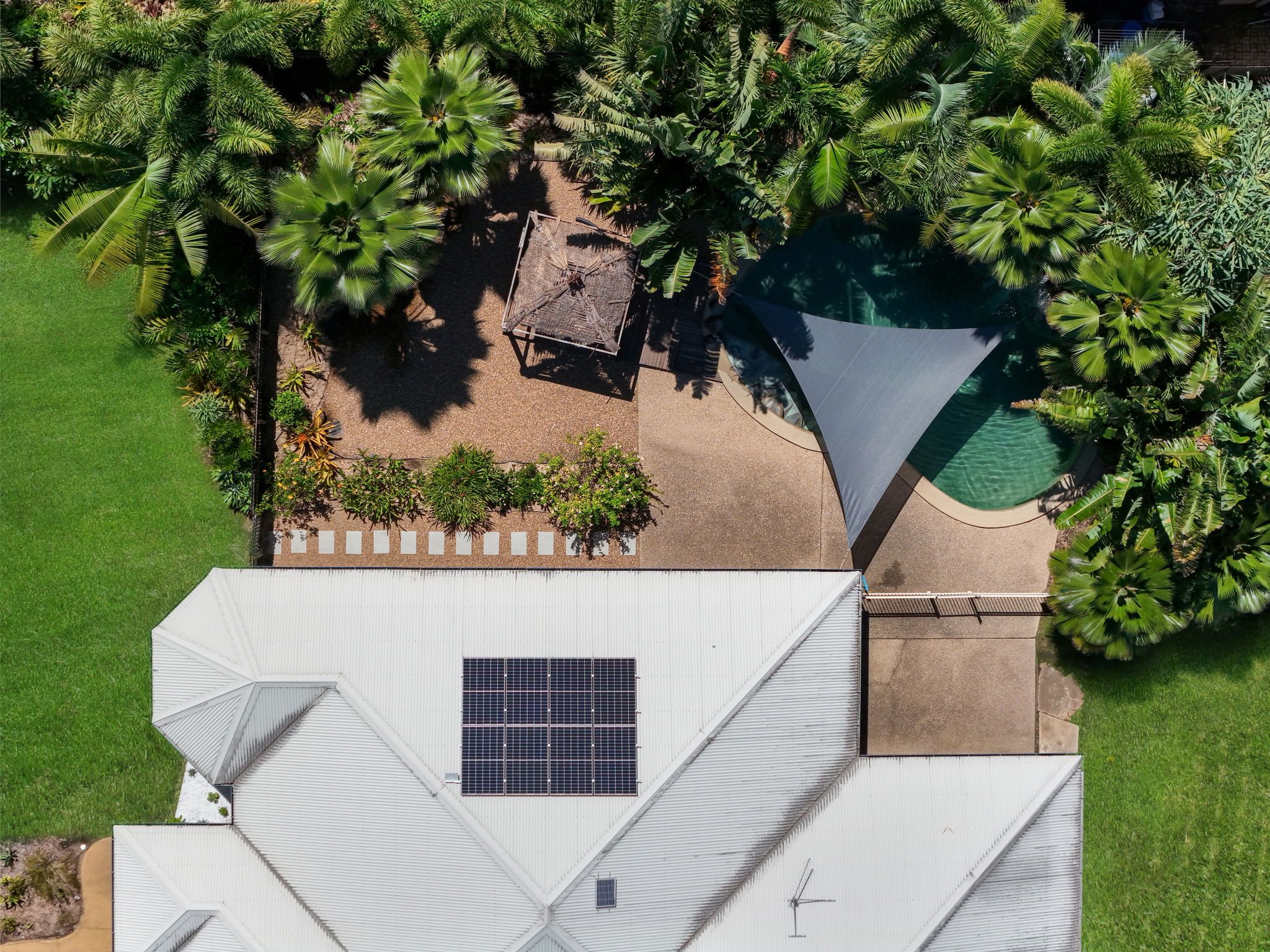 7 Shoalmarra Drive, Mount Low, QLD 4818