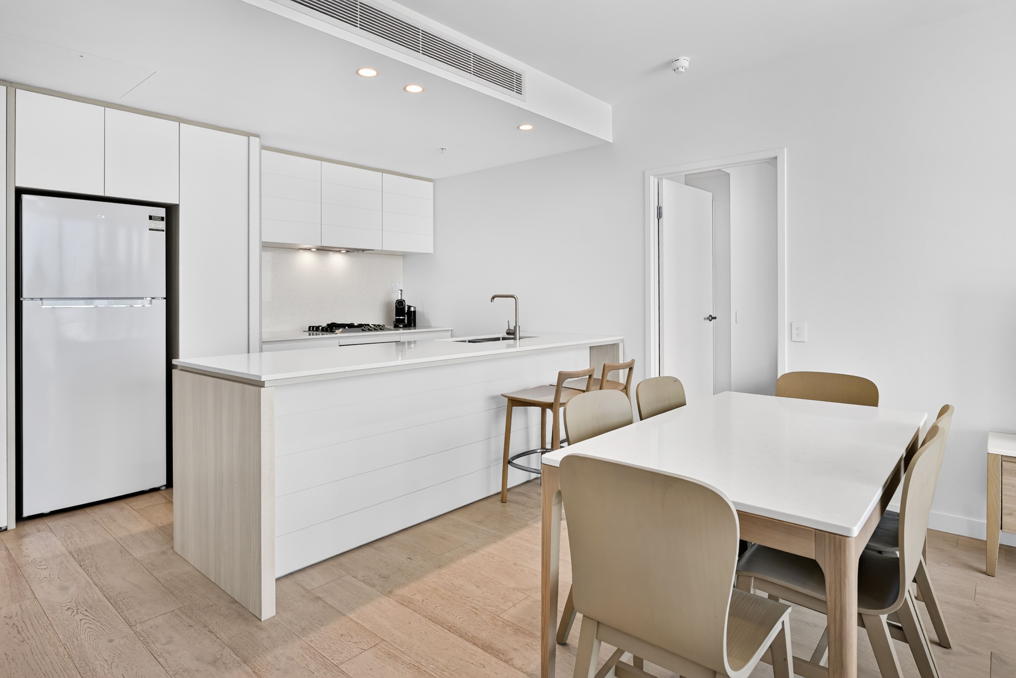 2504/12 Philip Avenue — photo 8 of 20