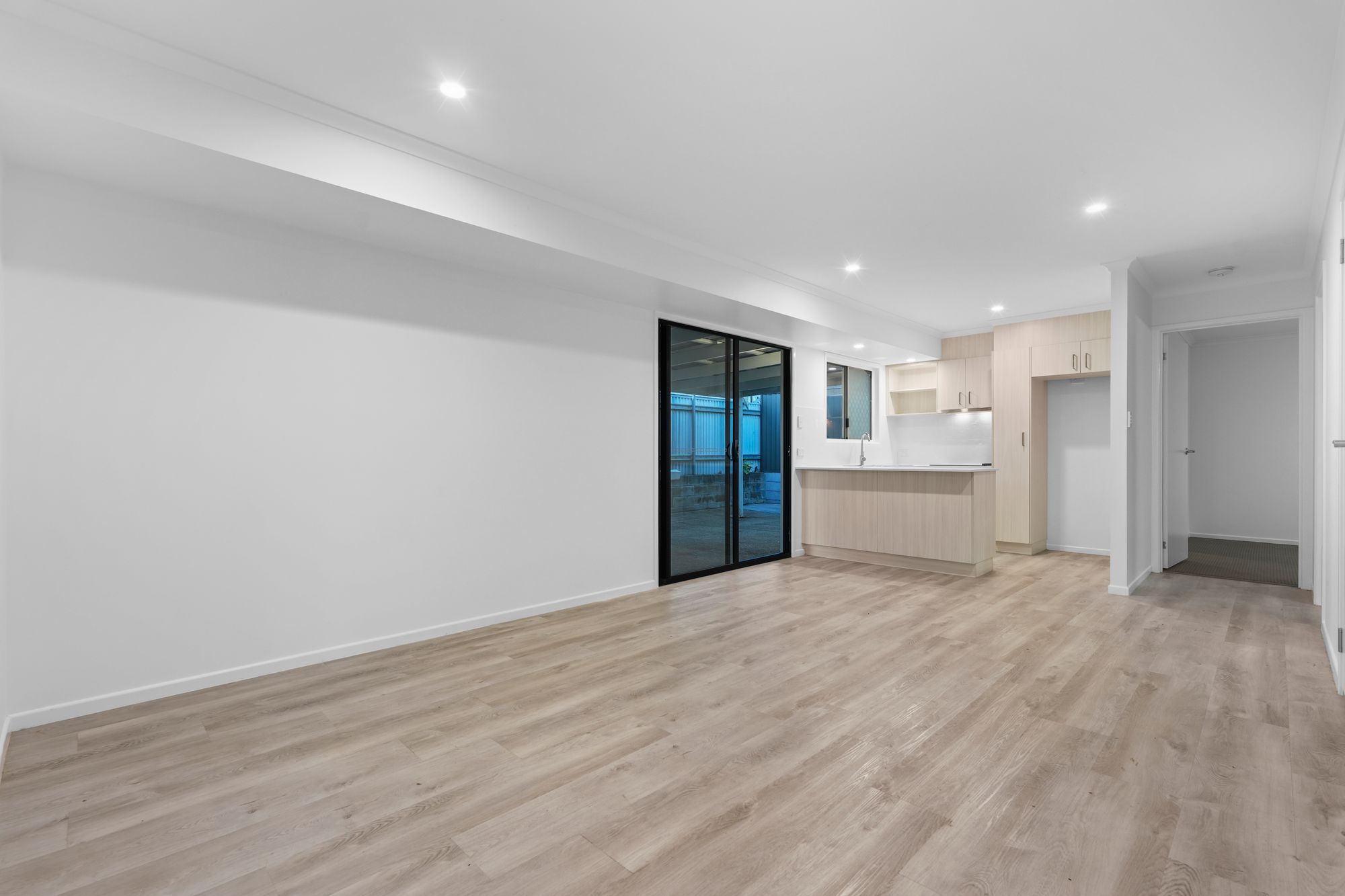 24 Girralong Street — photo 8 of 25