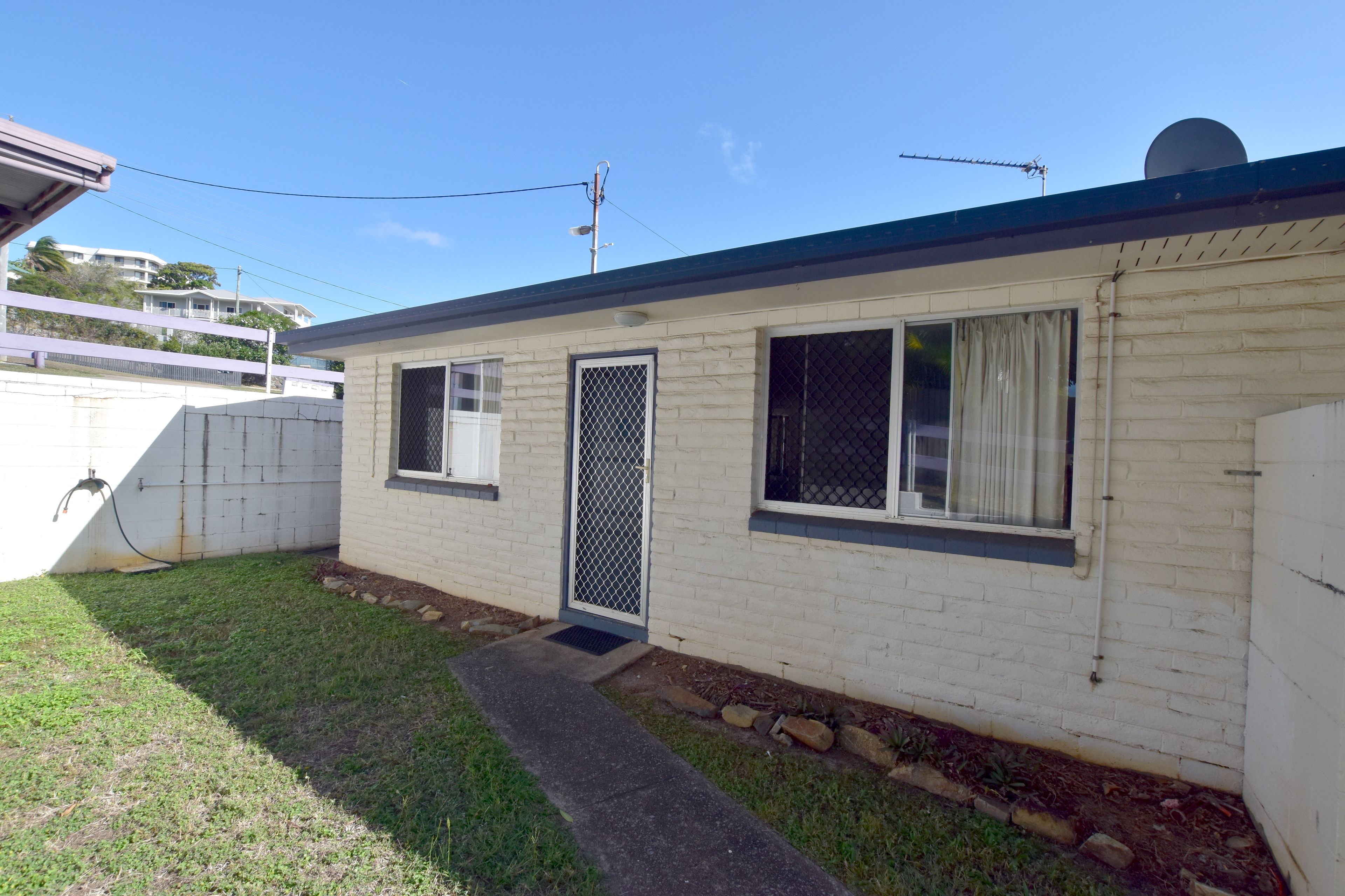 1/22 Scenery Street, West Gladstone, QLD 4680