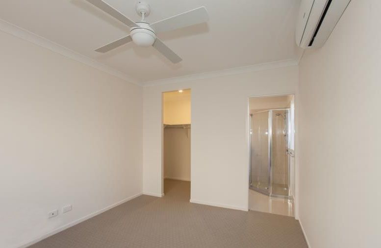 29 Mount Barney Crescent — photo 5 of 9
