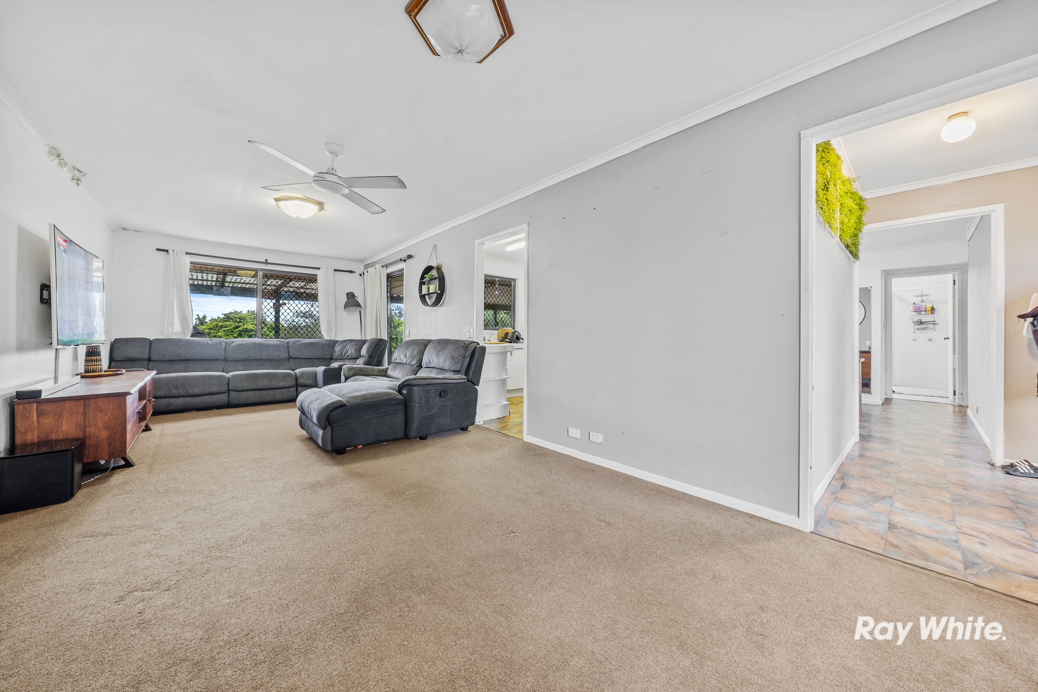 18 King Arthur Boulevard — photo 7 of 16