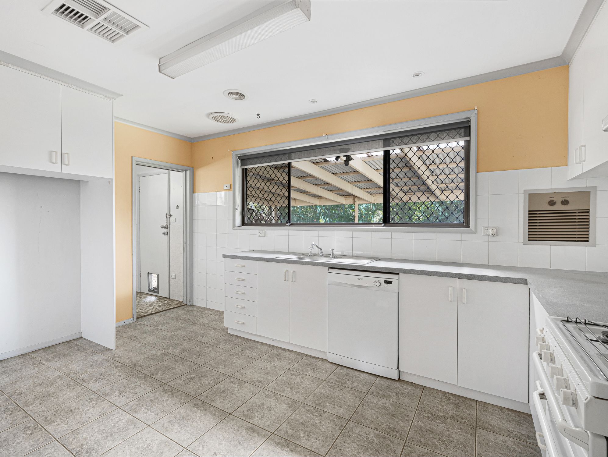 1/943 Duffy Crescent — photo 5 of 8
