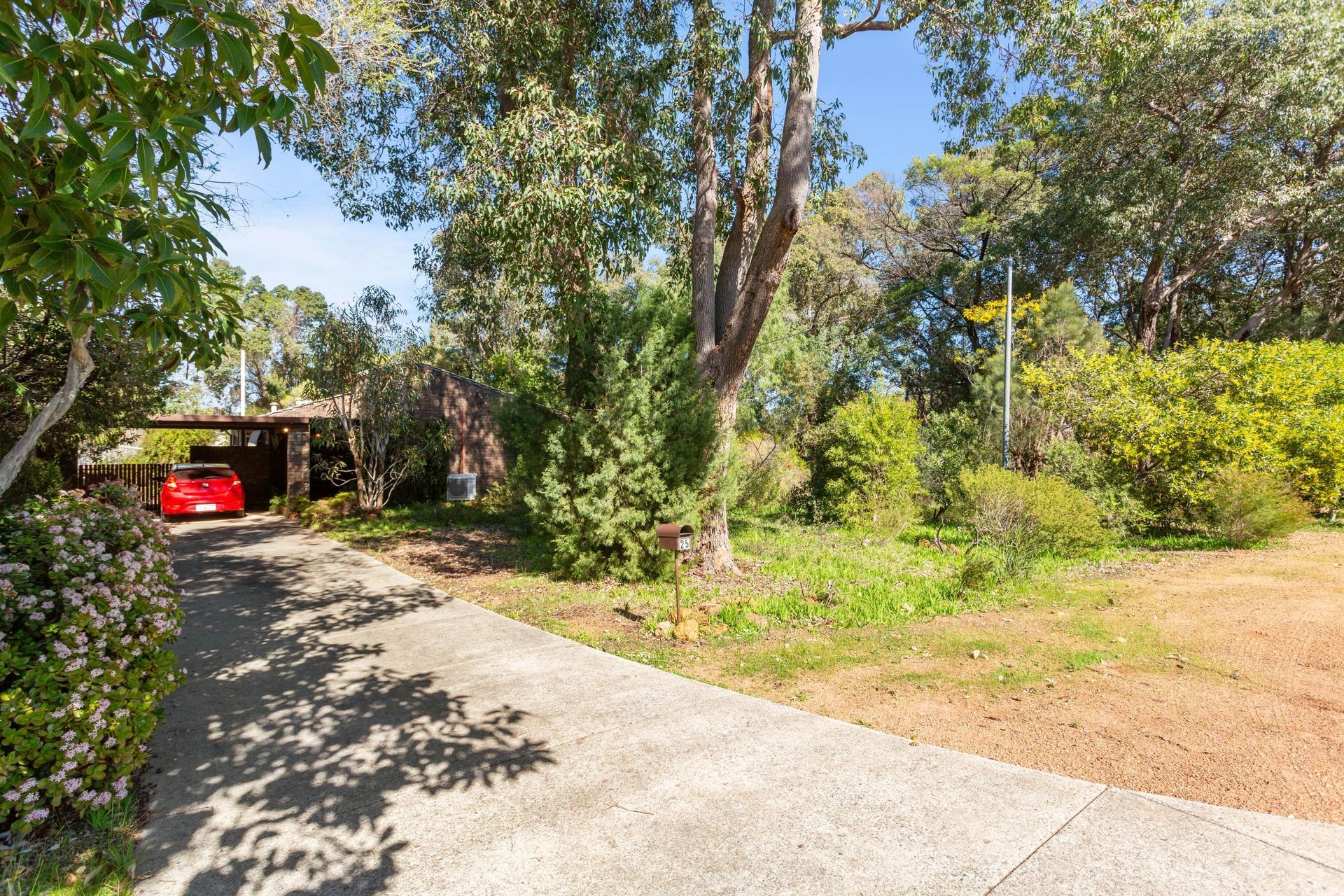 25 Coral Road, Kalamunda, WA 6076